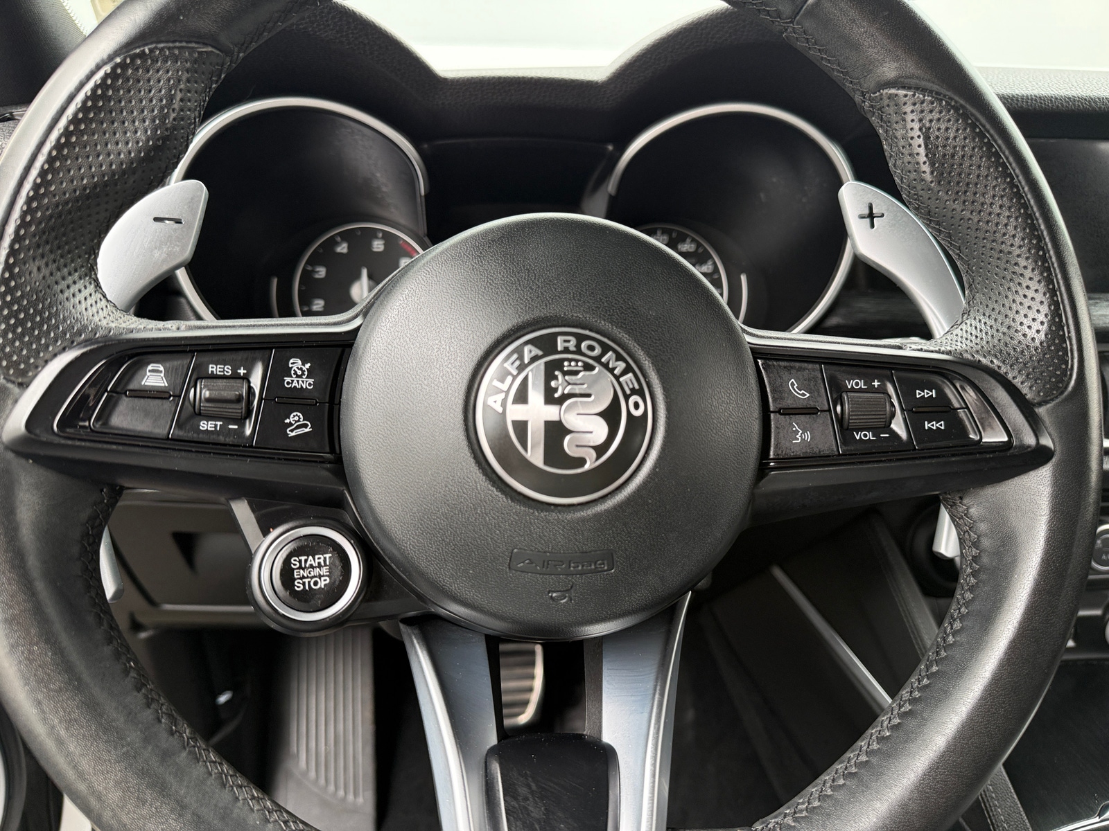 Thumbnail: 2022 Alfa Romeo Stelvio - 4