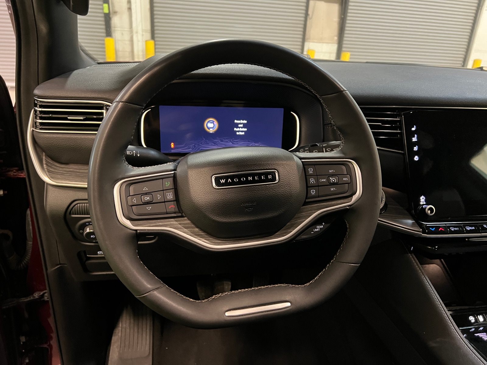 Thumbnail: 2024 Jeep Wagoneer - 4