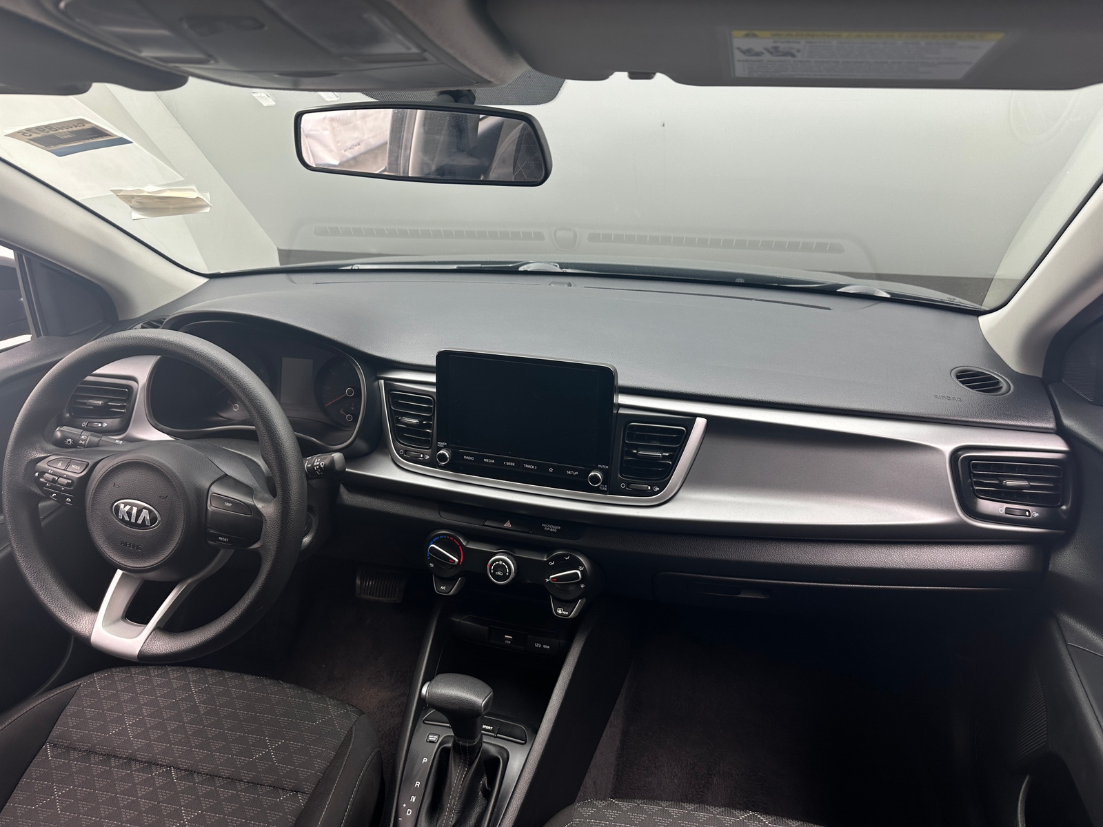 Thumbnail: 2021 Kia Rio - 3