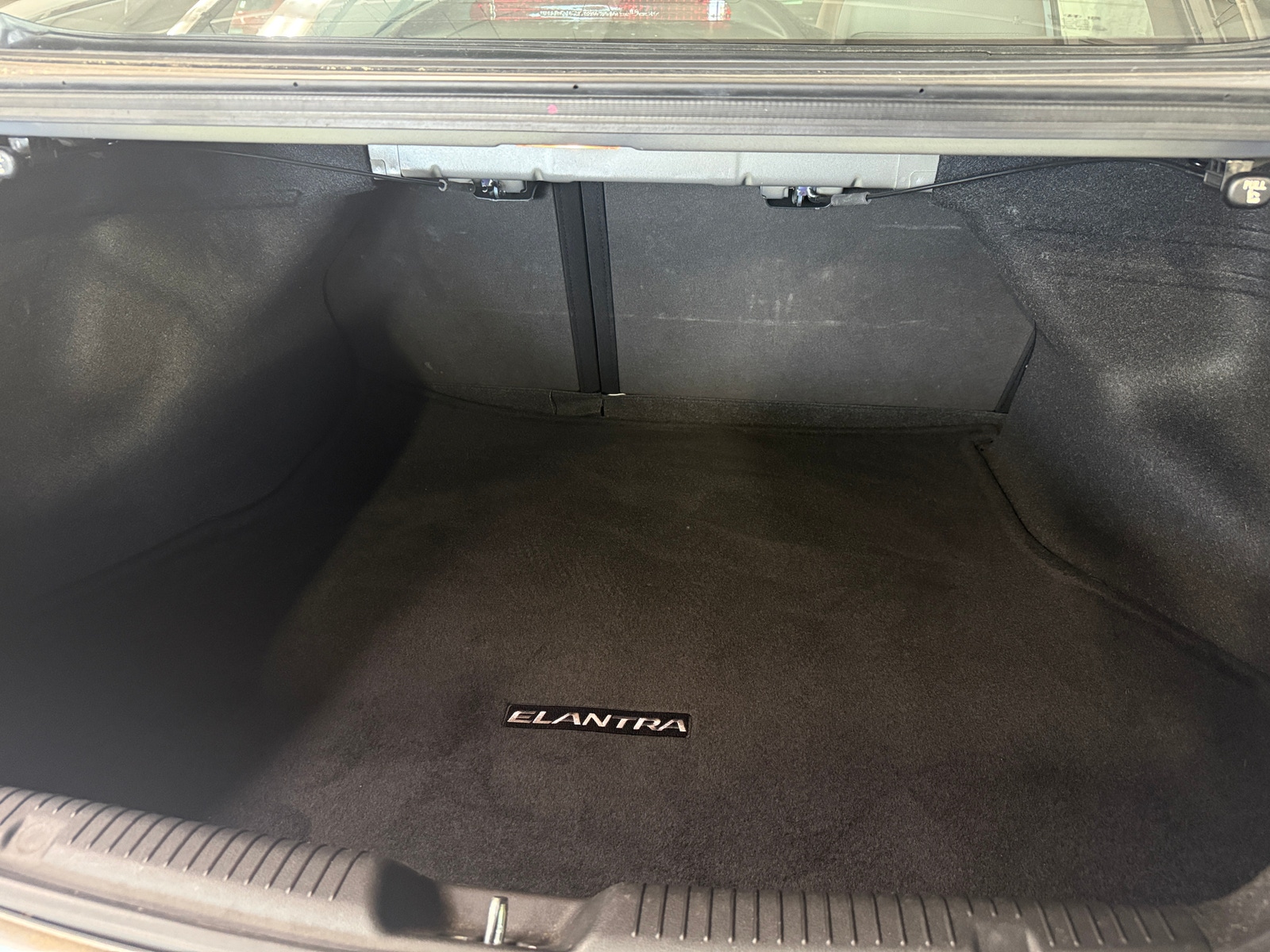 Thumbnail: 2015 Hyundai Elantra - 6