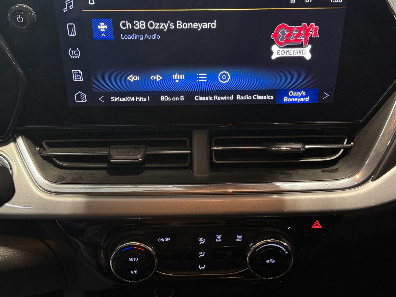 Thumbnail: 2025 Chevrolet Trax - 4