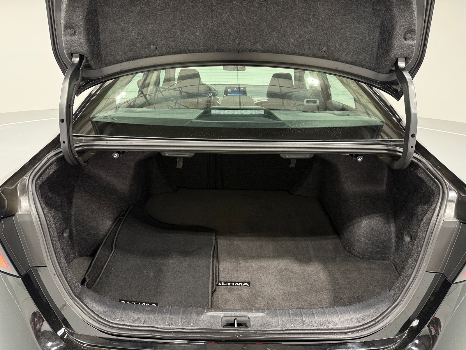 Thumbnail: 2025 Nissan Altima - 7