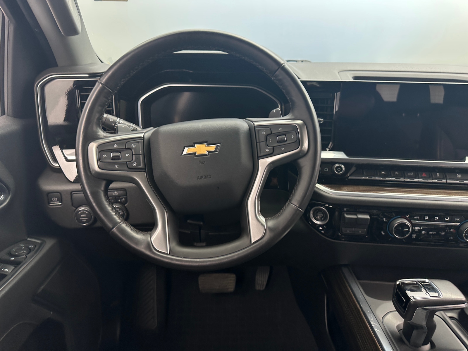 Thumbnail: 2022 Chevrolet Silverado 1500 - 5