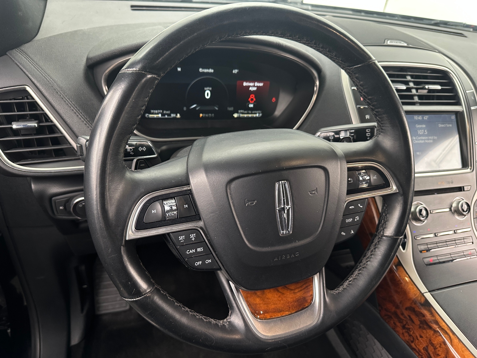 Thumbnail: 2019 Lincoln Nautilus - 4