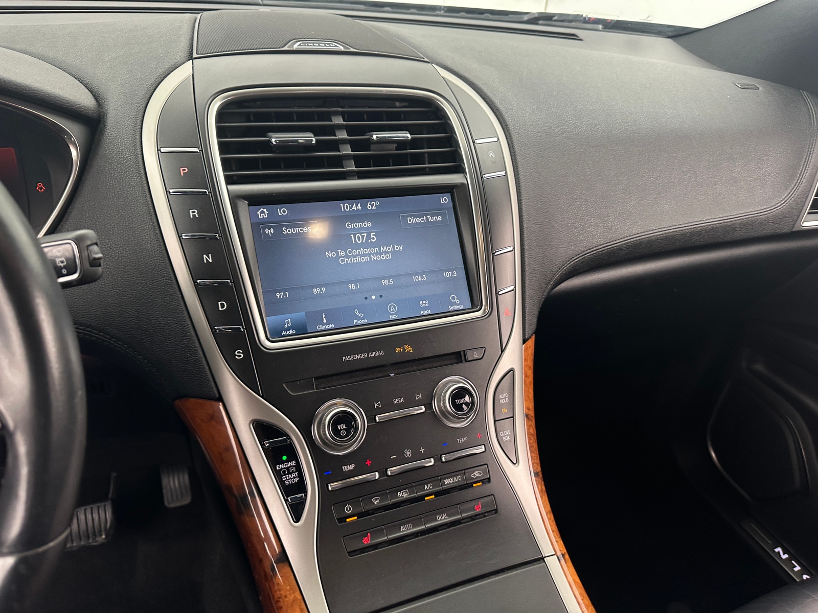 Thumbnail: 2019 Lincoln Nautilus - 3