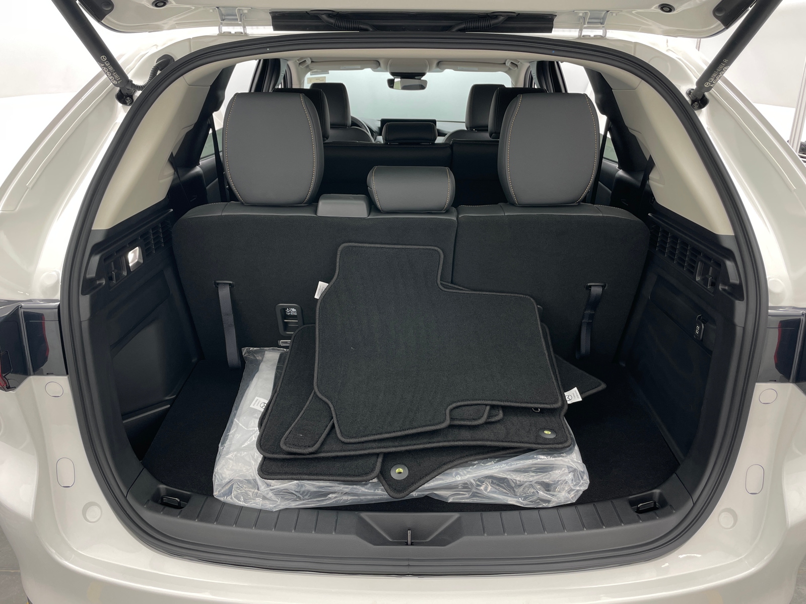 Thumbnail: 2025 Mazda CX-90 - 6