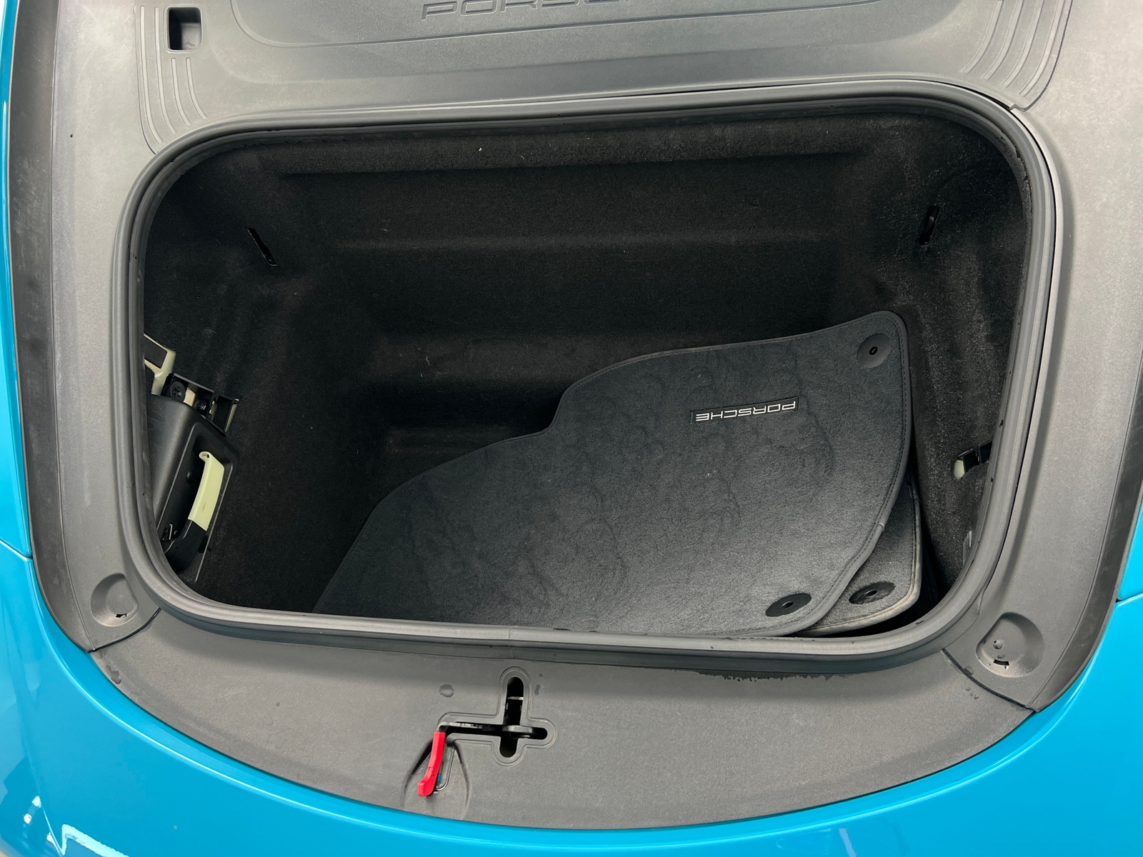 Thumbnail: 2018 Porsche 911 - 4