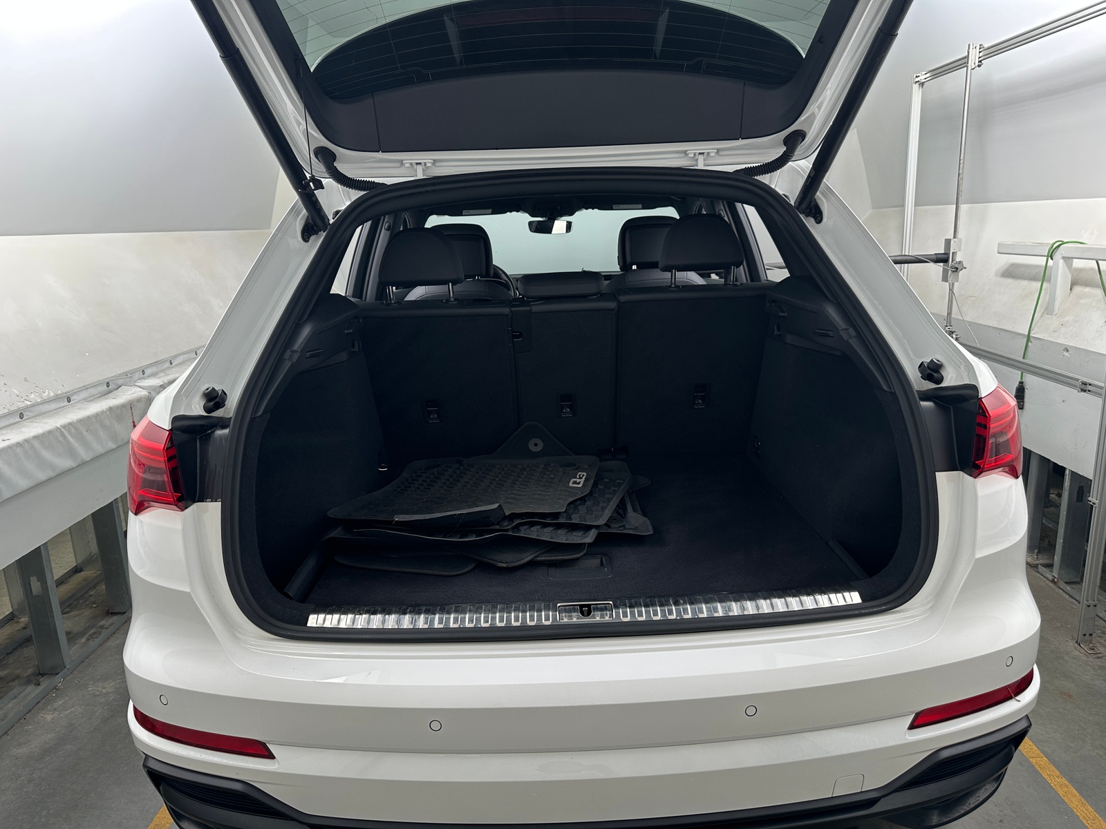 Thumbnail: 2021 Audi Q3 - 6