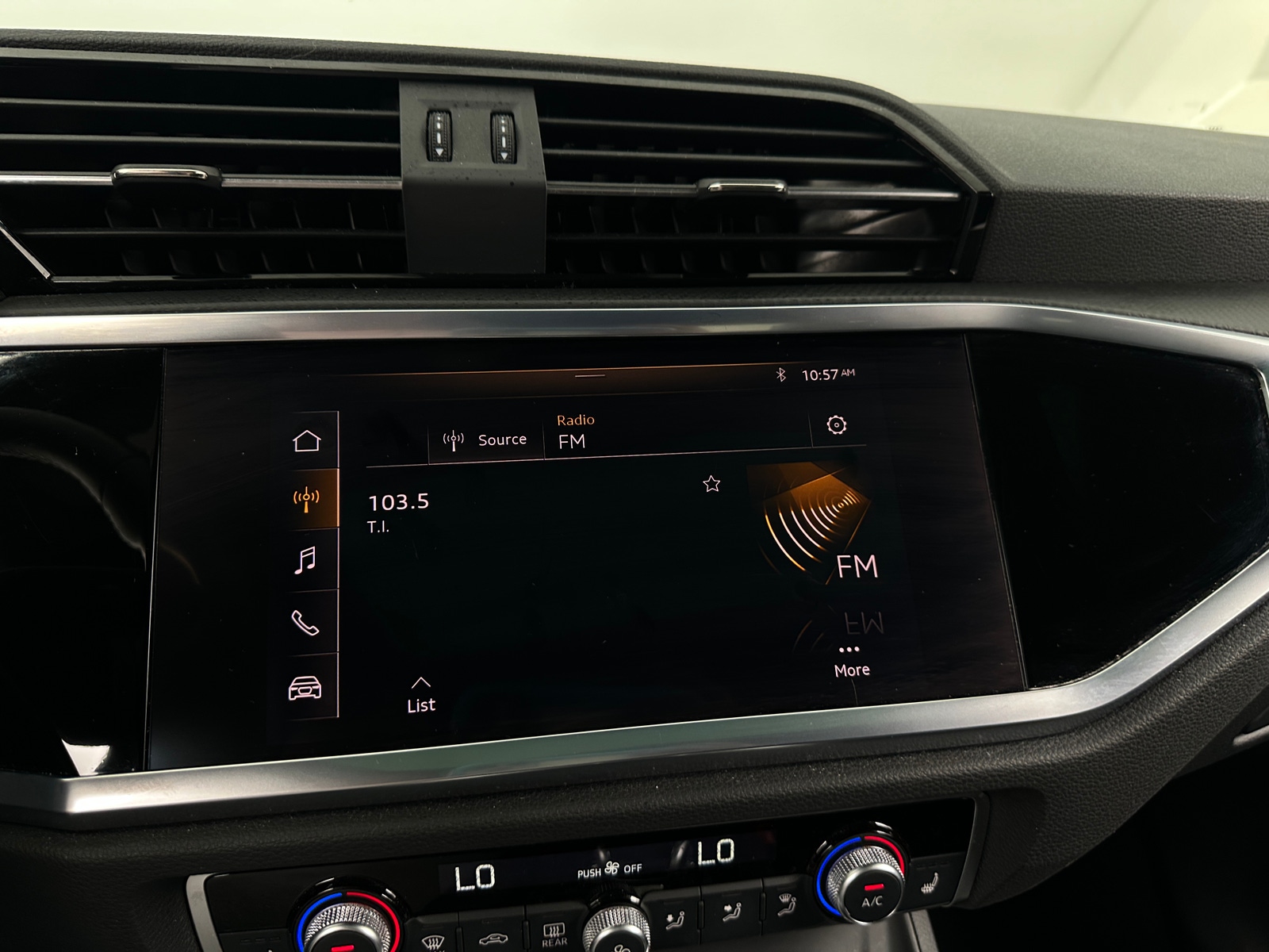 Thumbnail: 2021 Audi Q3 - 3