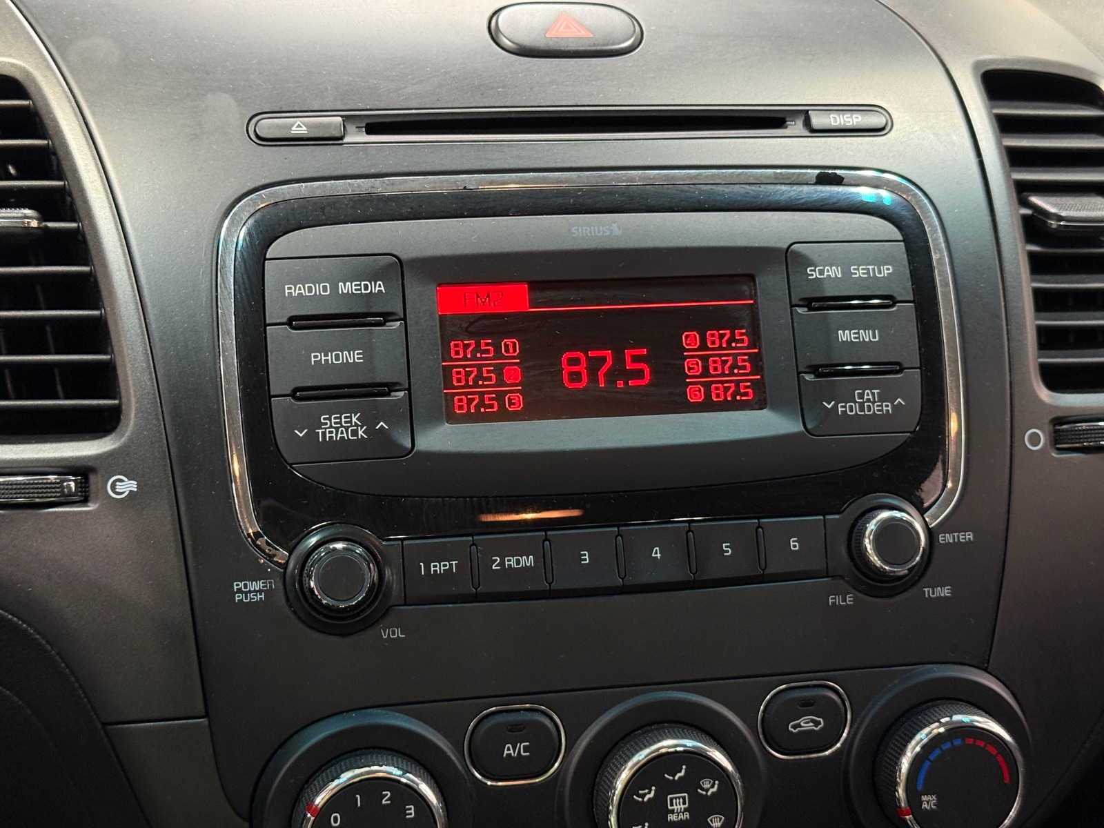 Thumbnail: 2018 Kia Forte - 4