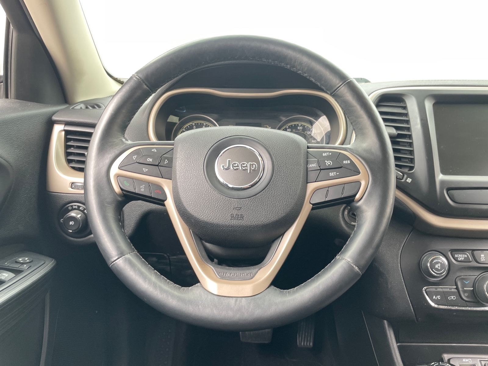 Thumbnail: 2016 Jeep Cherokee - 5