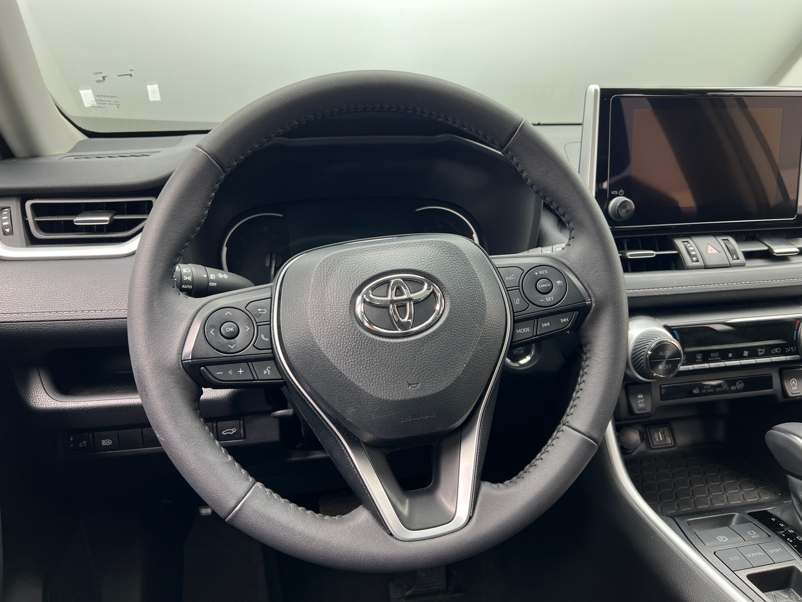 Thumbnail: 2025 Toyota RAV4 - 4