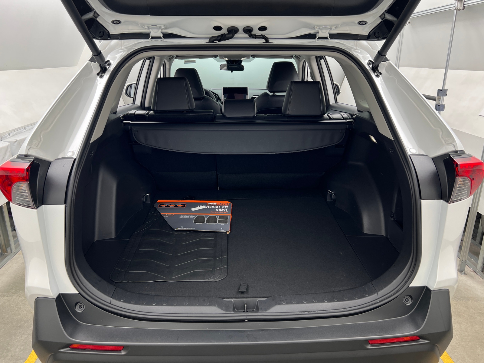 Thumbnail: 2025 Toyota RAV4 - 6