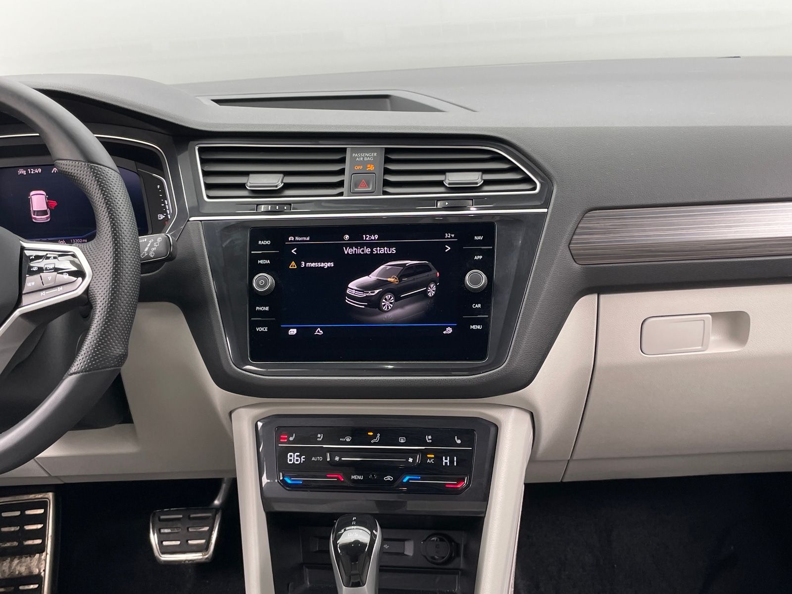 Thumbnail: 2024 Volkswagen Tiguan - 3