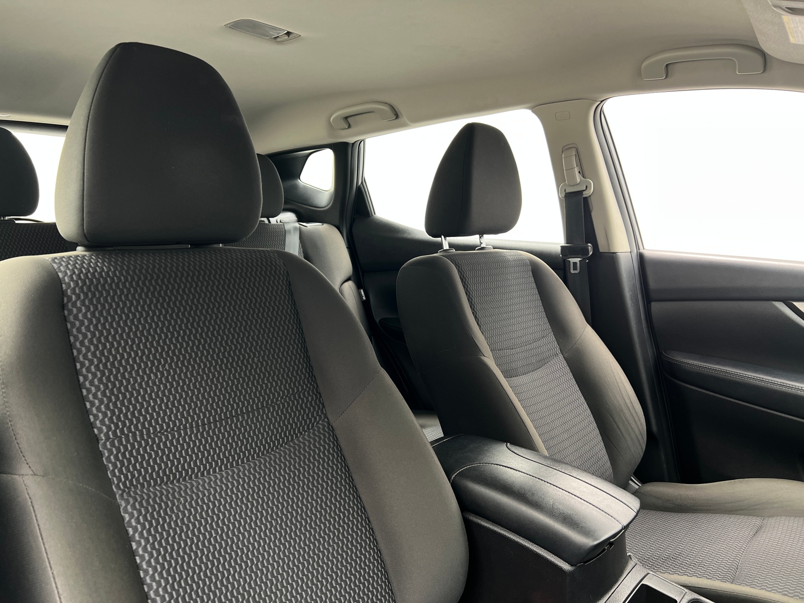 Thumbnail: 2022 Nissan Rogue Sport - 2