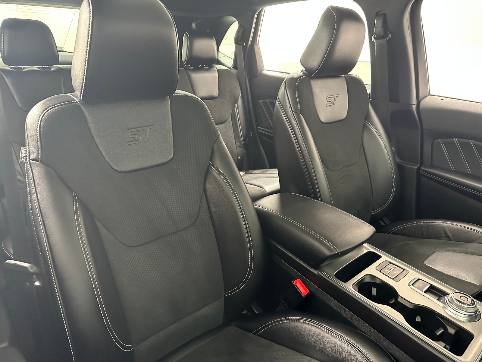 Thumbnail: 2022 Ford Edge - 2