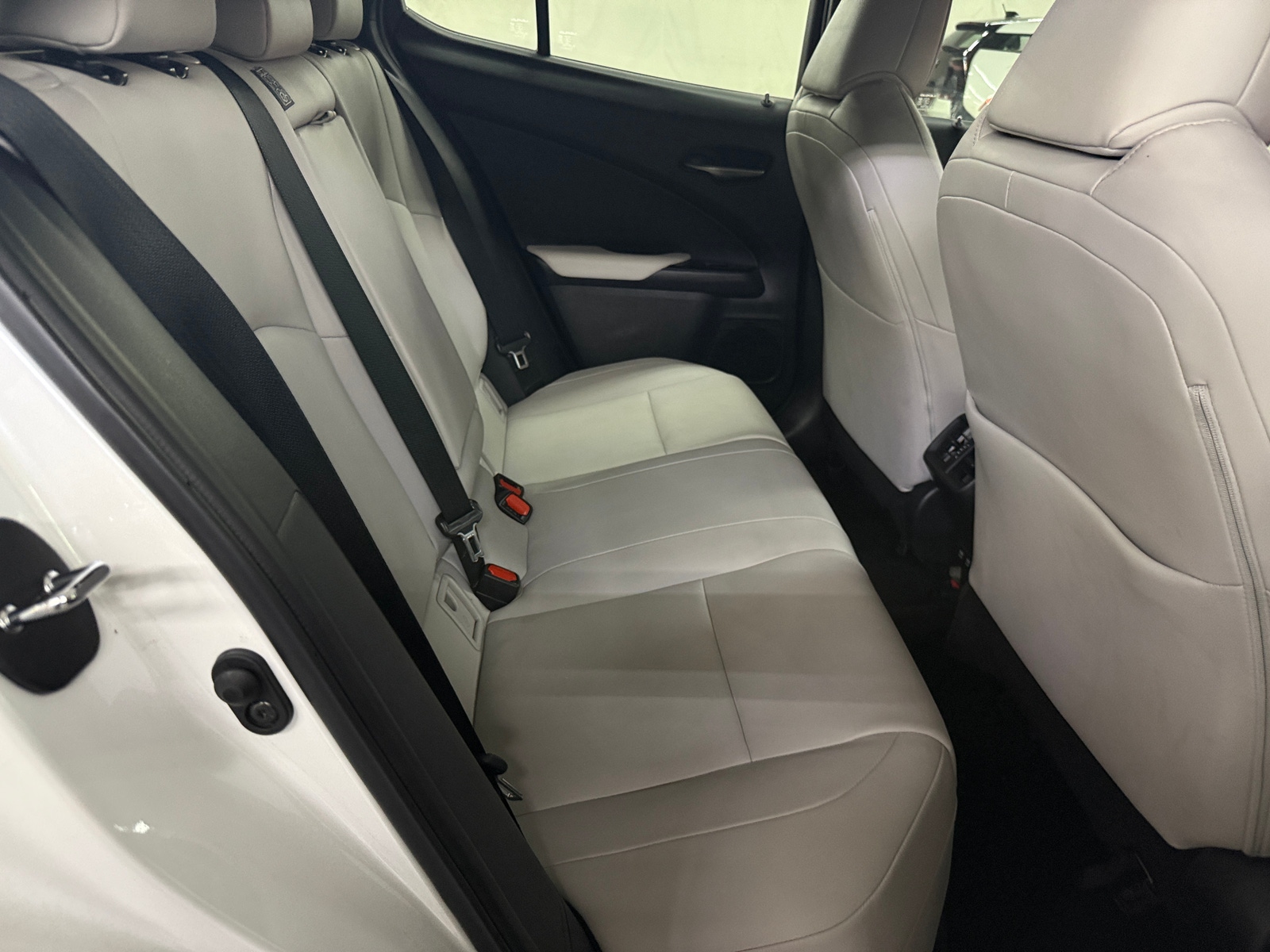 Thumbnail: 2020 Lexus UX - 5