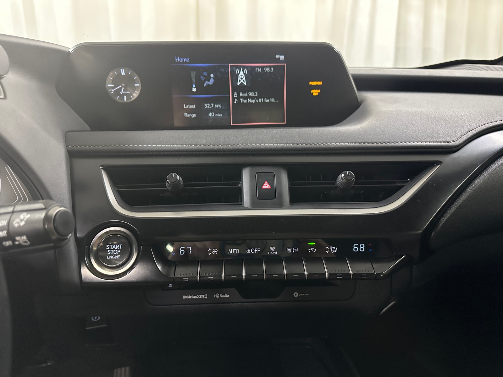 Thumbnail: 2020 Lexus UX - 3