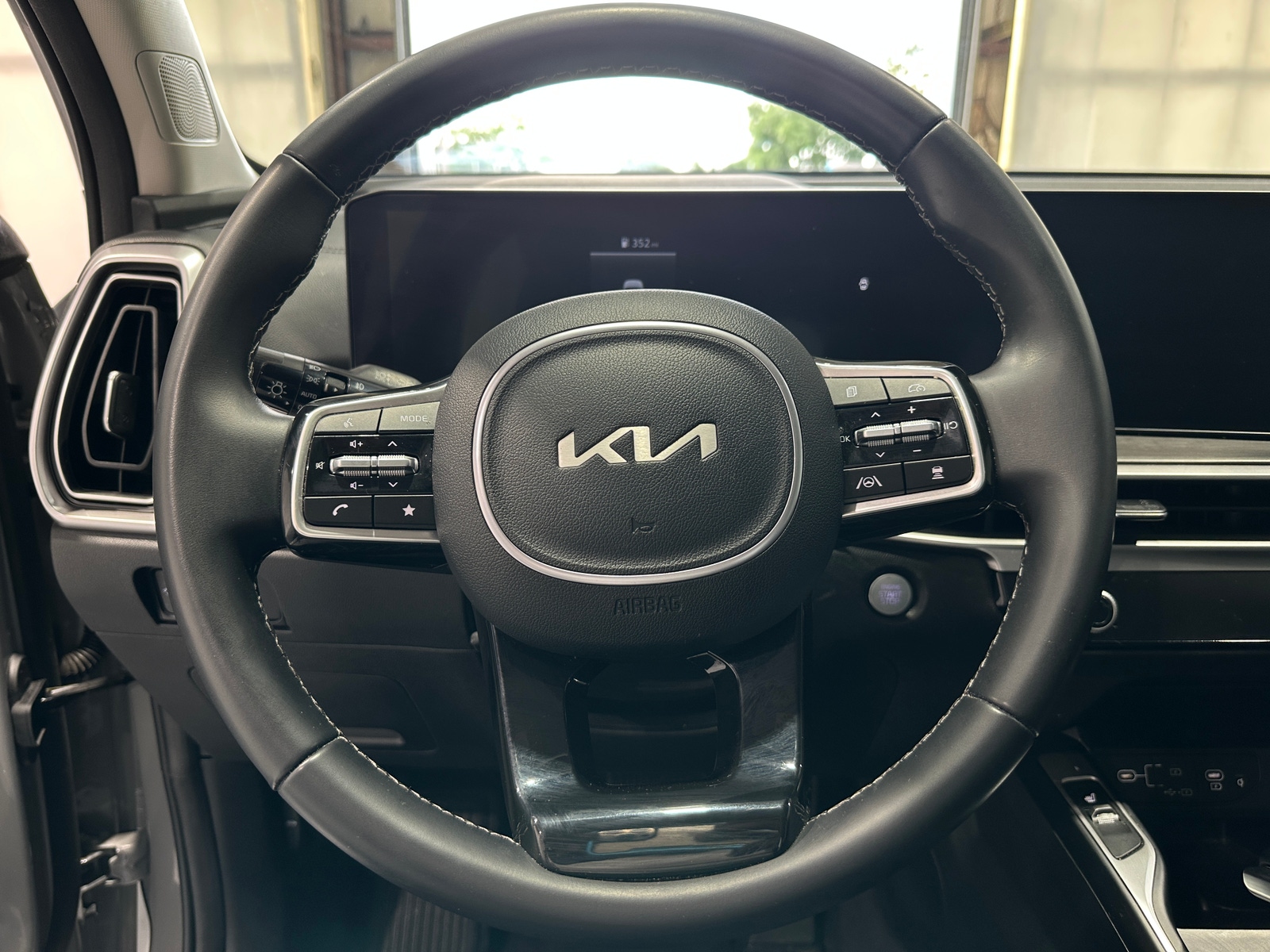 Thumbnail: 2024 Kia Sorento - 5