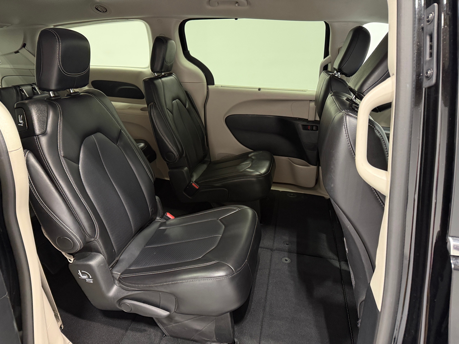 Thumbnail: 2024 Chrysler Pacifica - 5