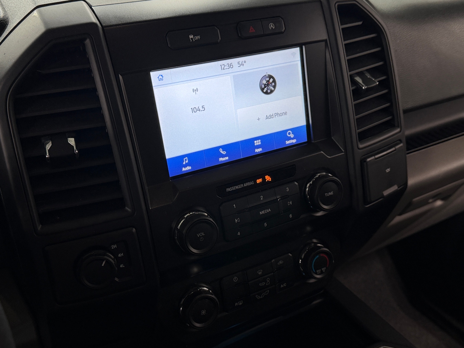 Thumbnail: 2020 Ford Econoline - 4