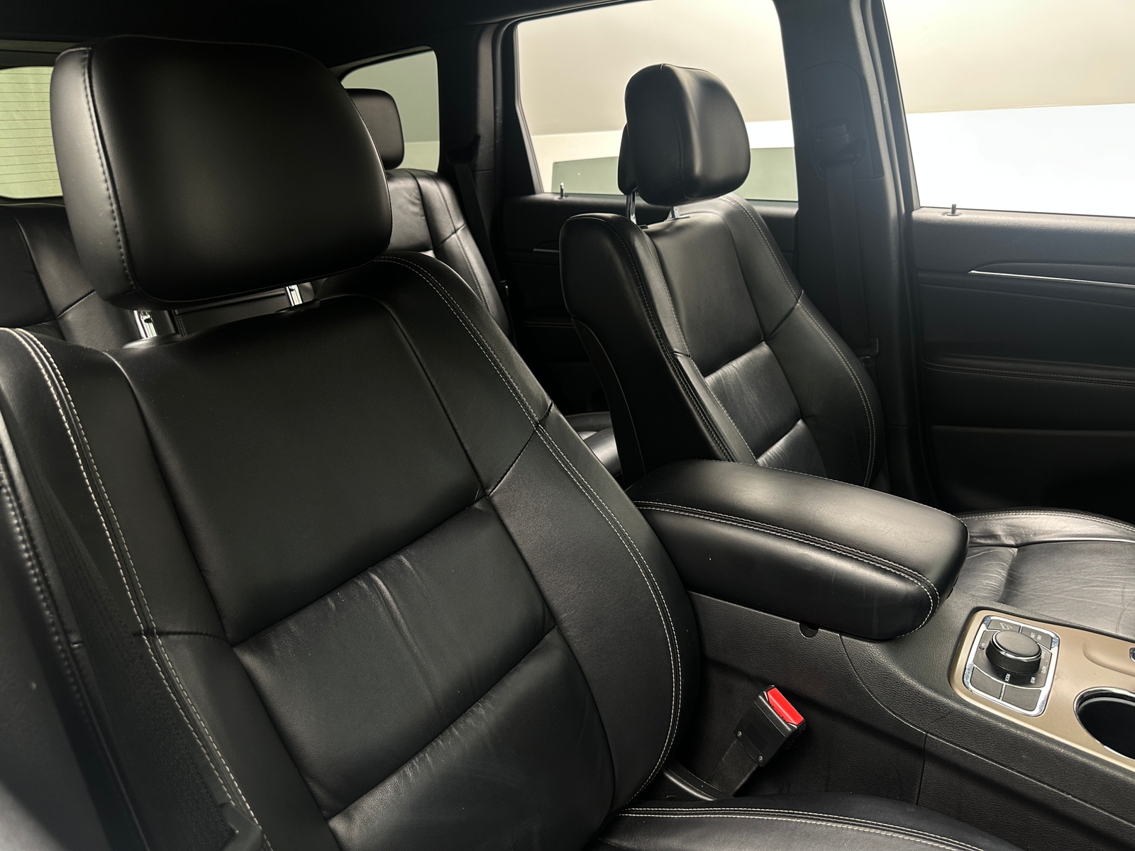 Thumbnail: 2015 Jeep Grand Cherokee - 2