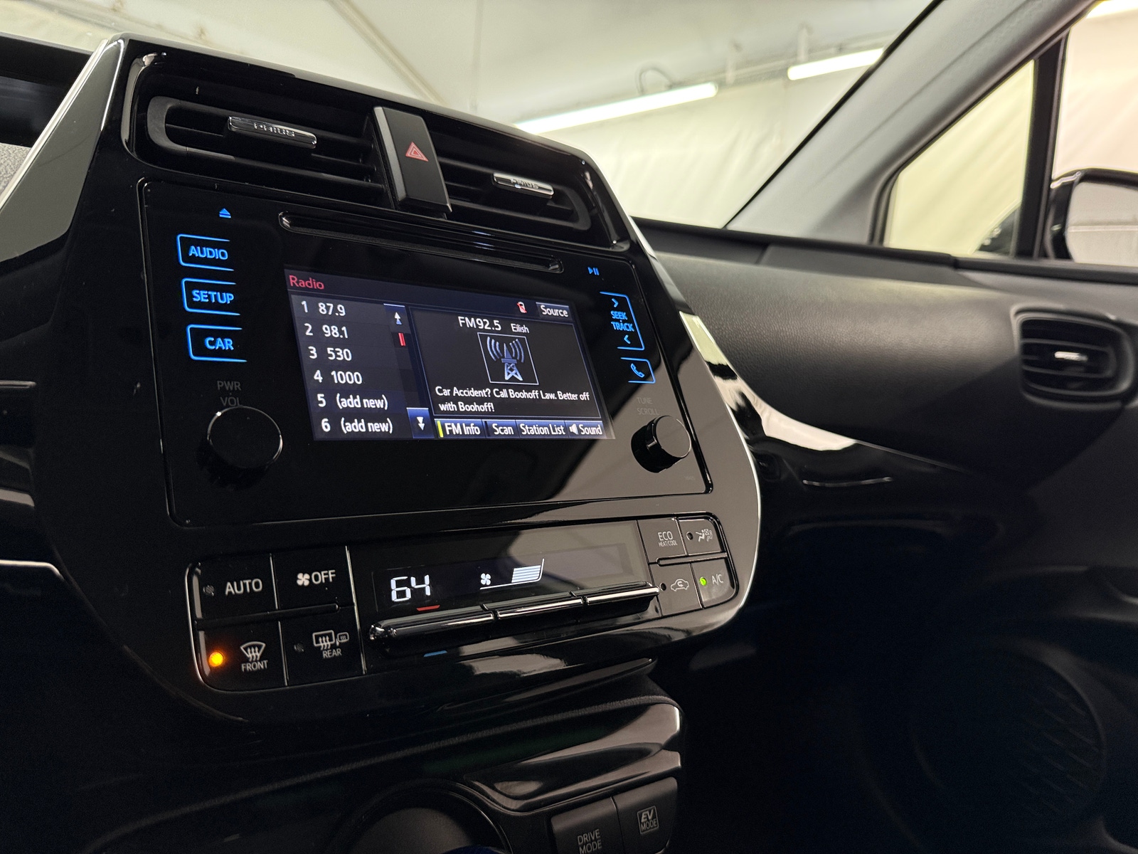 Thumbnail: 2019 Toyota Prius - 4