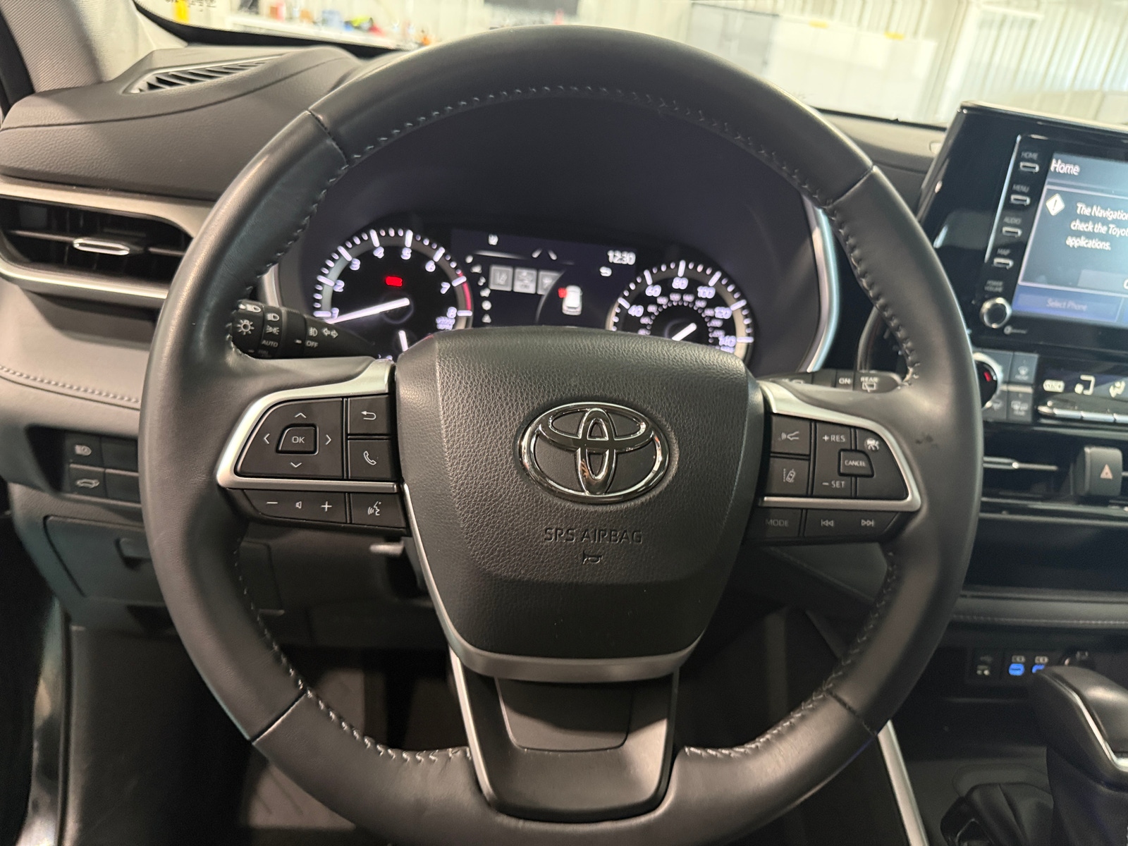 Thumbnail: 2022 Toyota Highlander - 4