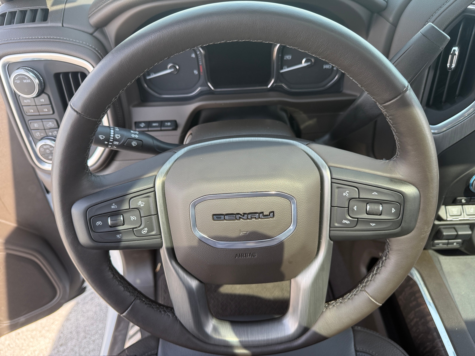 Thumbnail: 2022 GMC Sierra 3500 - 4