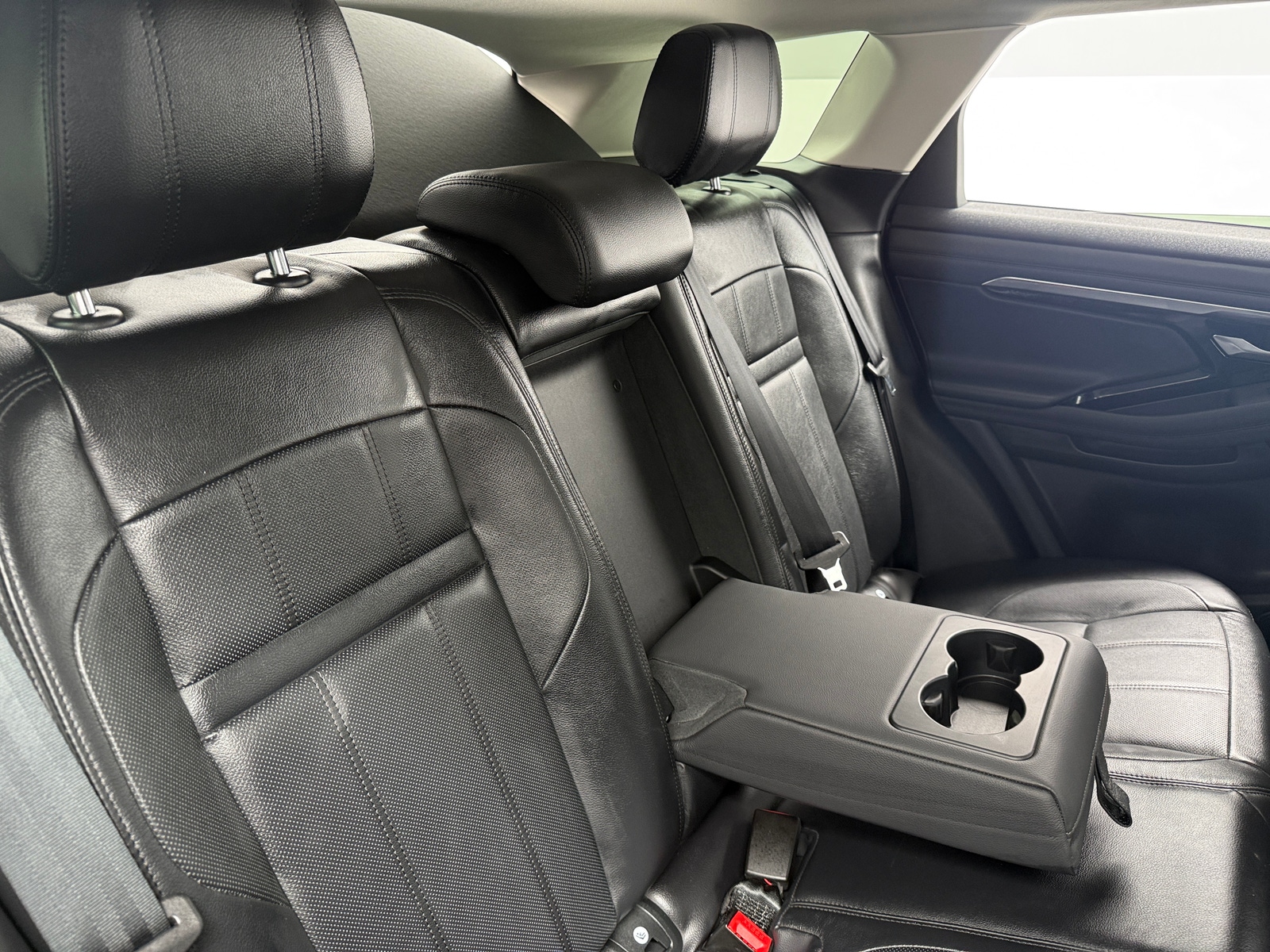 Thumbnail: 2020 Land Rover Range Rover Evoque - 5