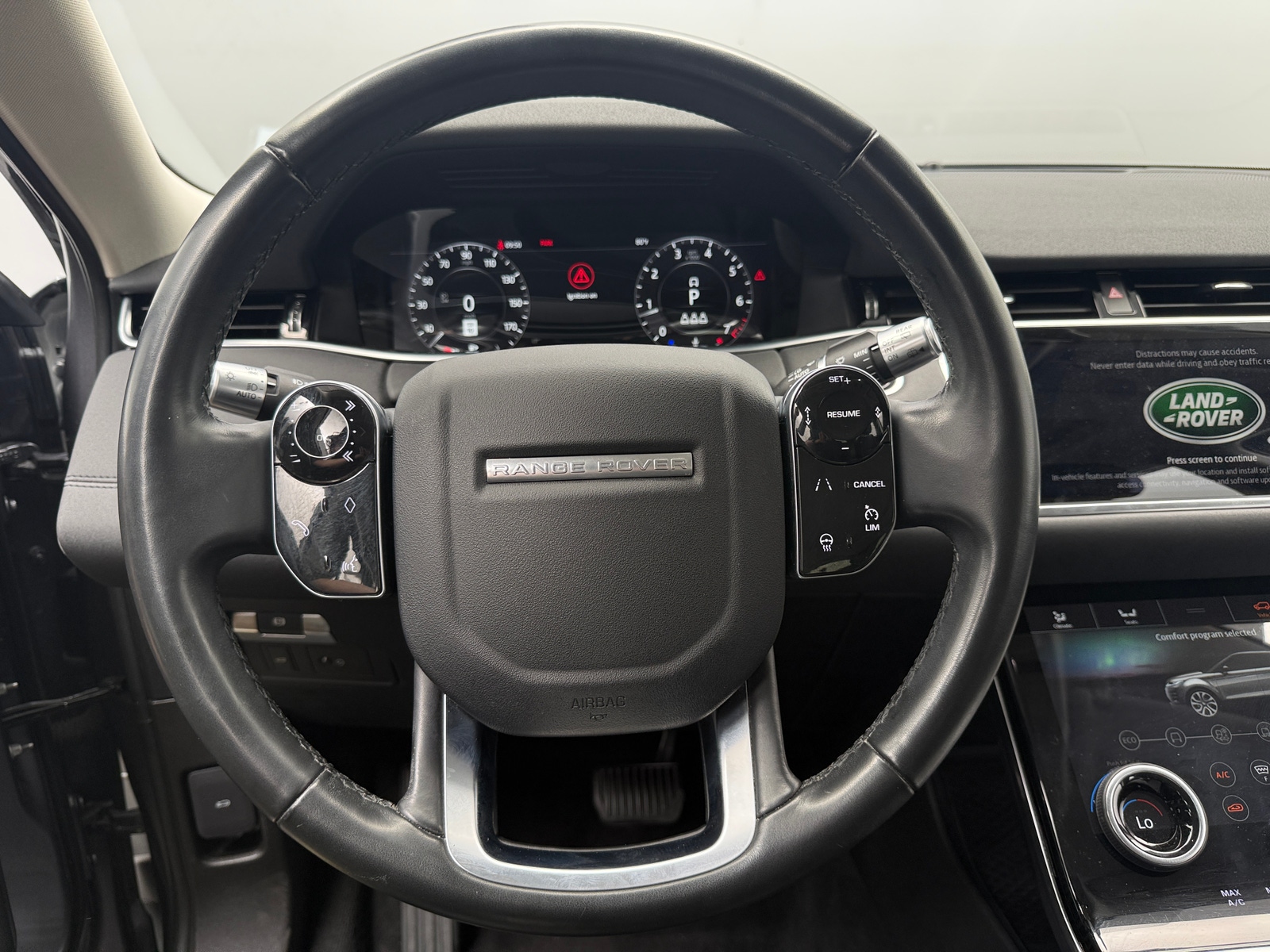 Thumbnail: 2020 Land Rover Range Rover Evoque - 4