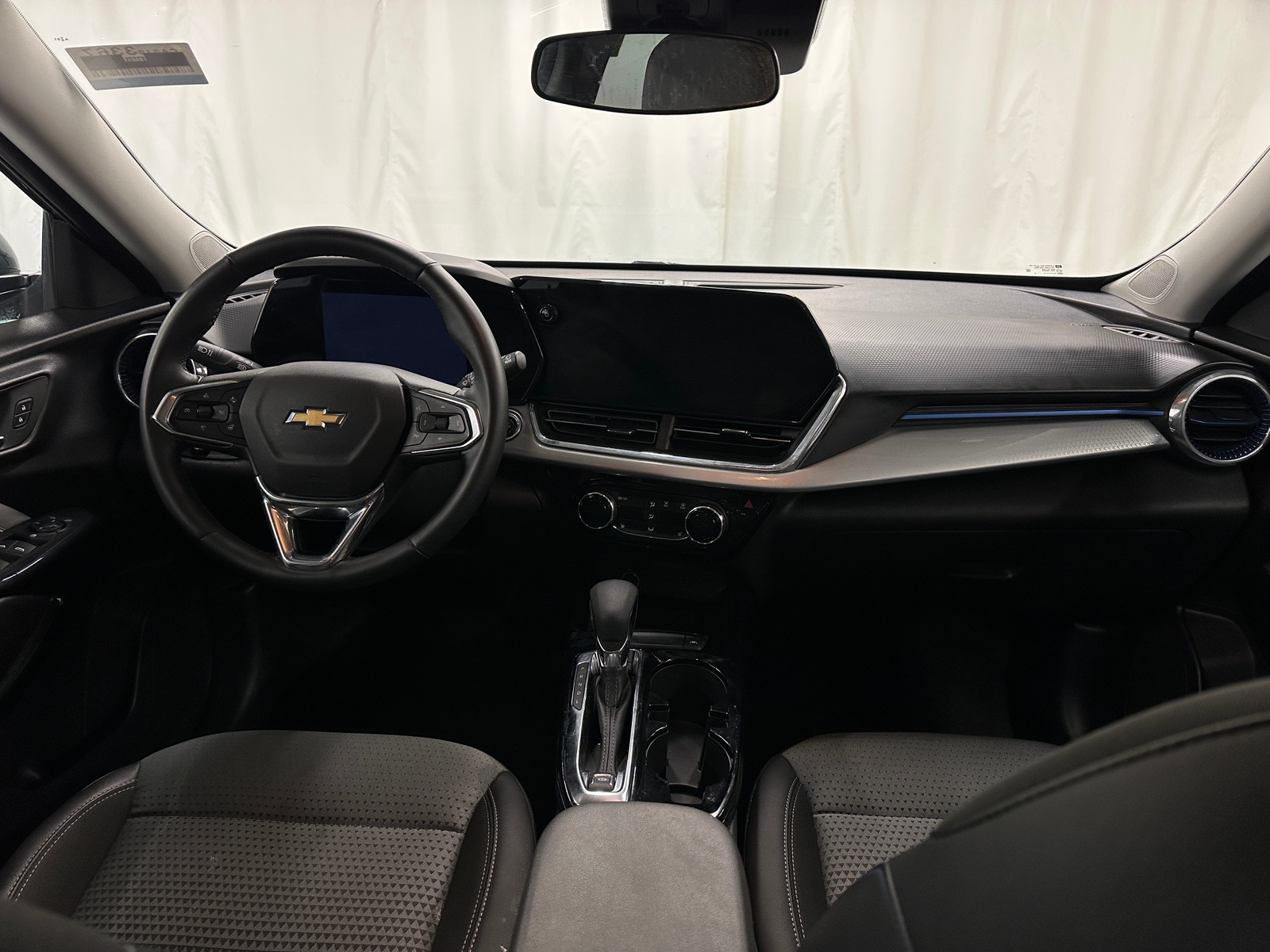 Thumbnail: 2025 Chevrolet Trax - 3