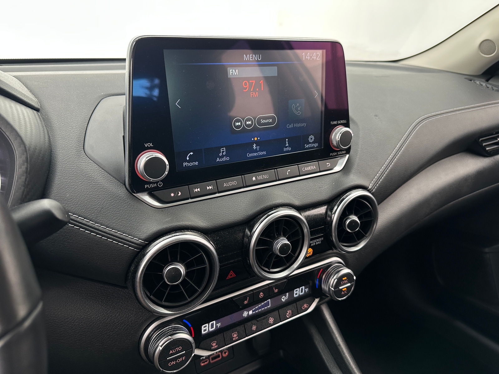 Thumbnail: 2022 Nissan Sentra - 4