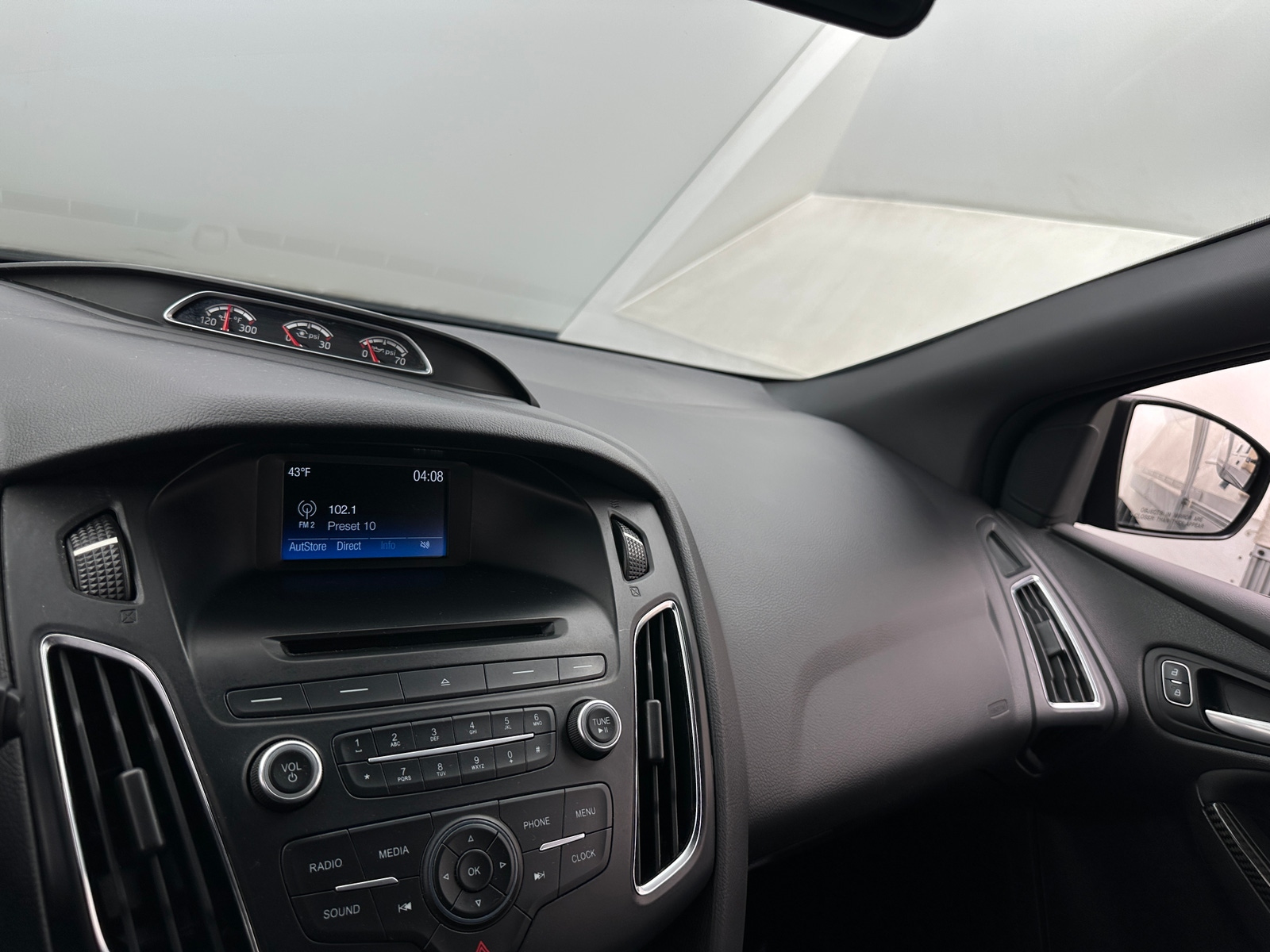 Thumbnail: 2017 Ford Focus - 4