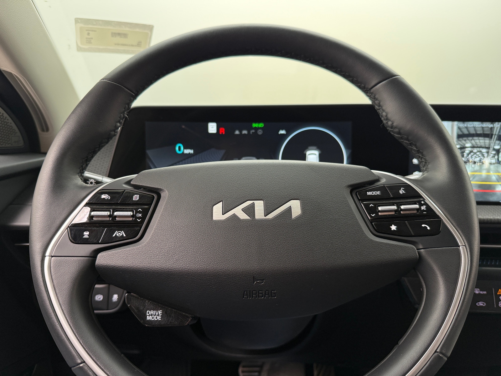 Thumbnail: 2022 Kia EV6 - 4