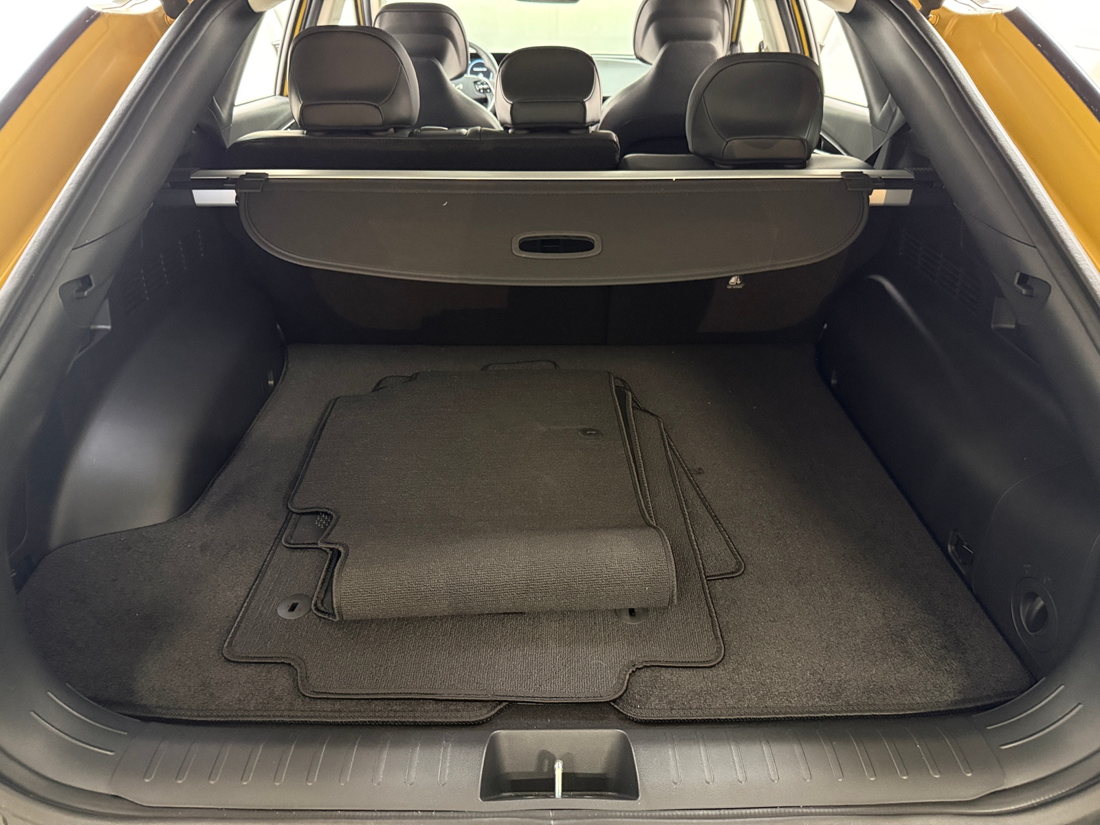 Thumbnail: 2022 Kia EV6 - 6