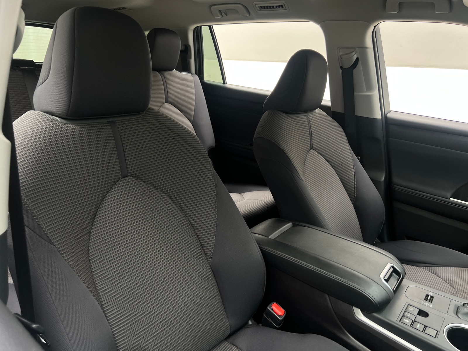 Thumbnail: 2025 Toyota Highlander - 2