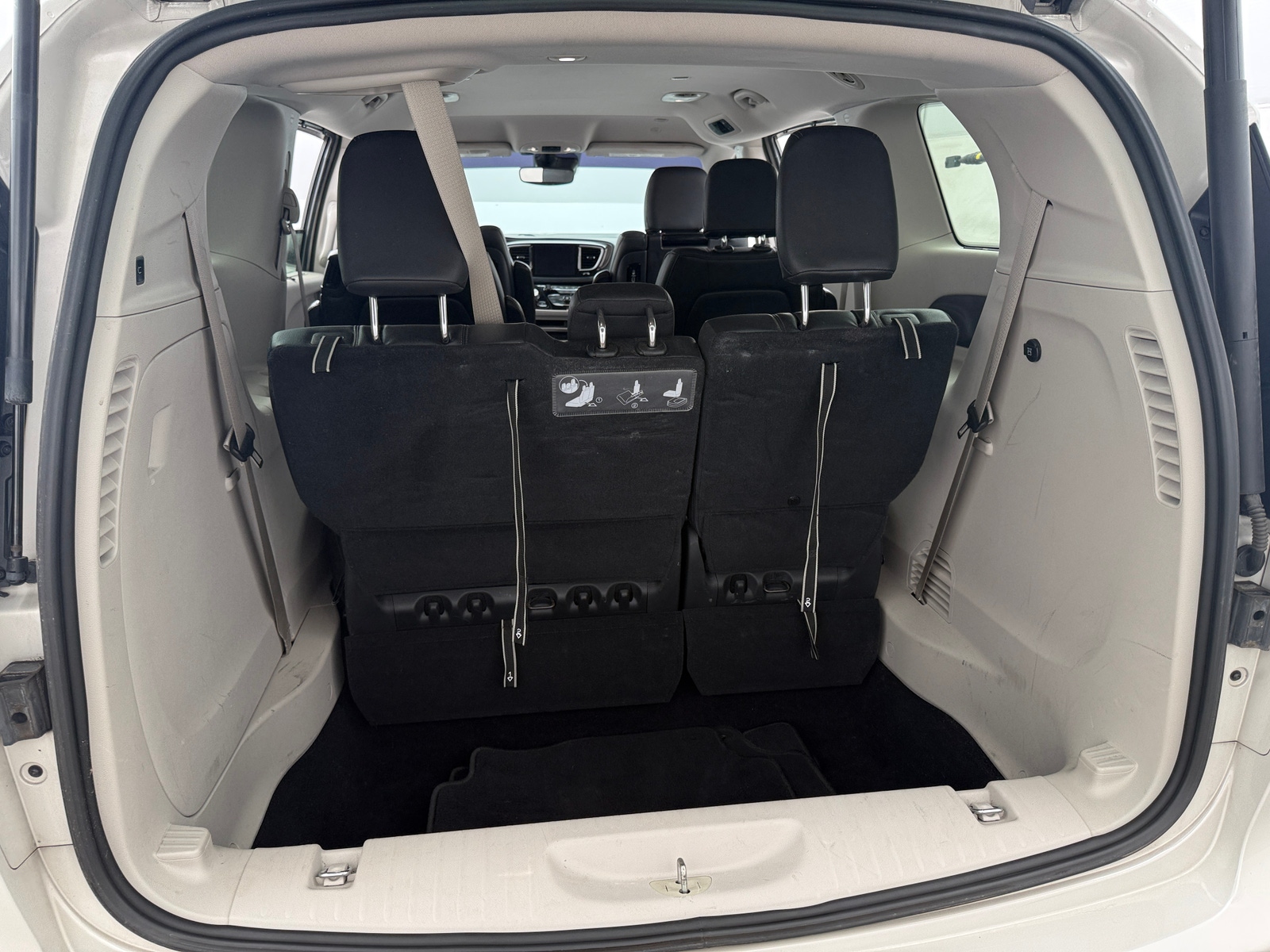 Thumbnail: 2020 Chrysler Pacifica - 6