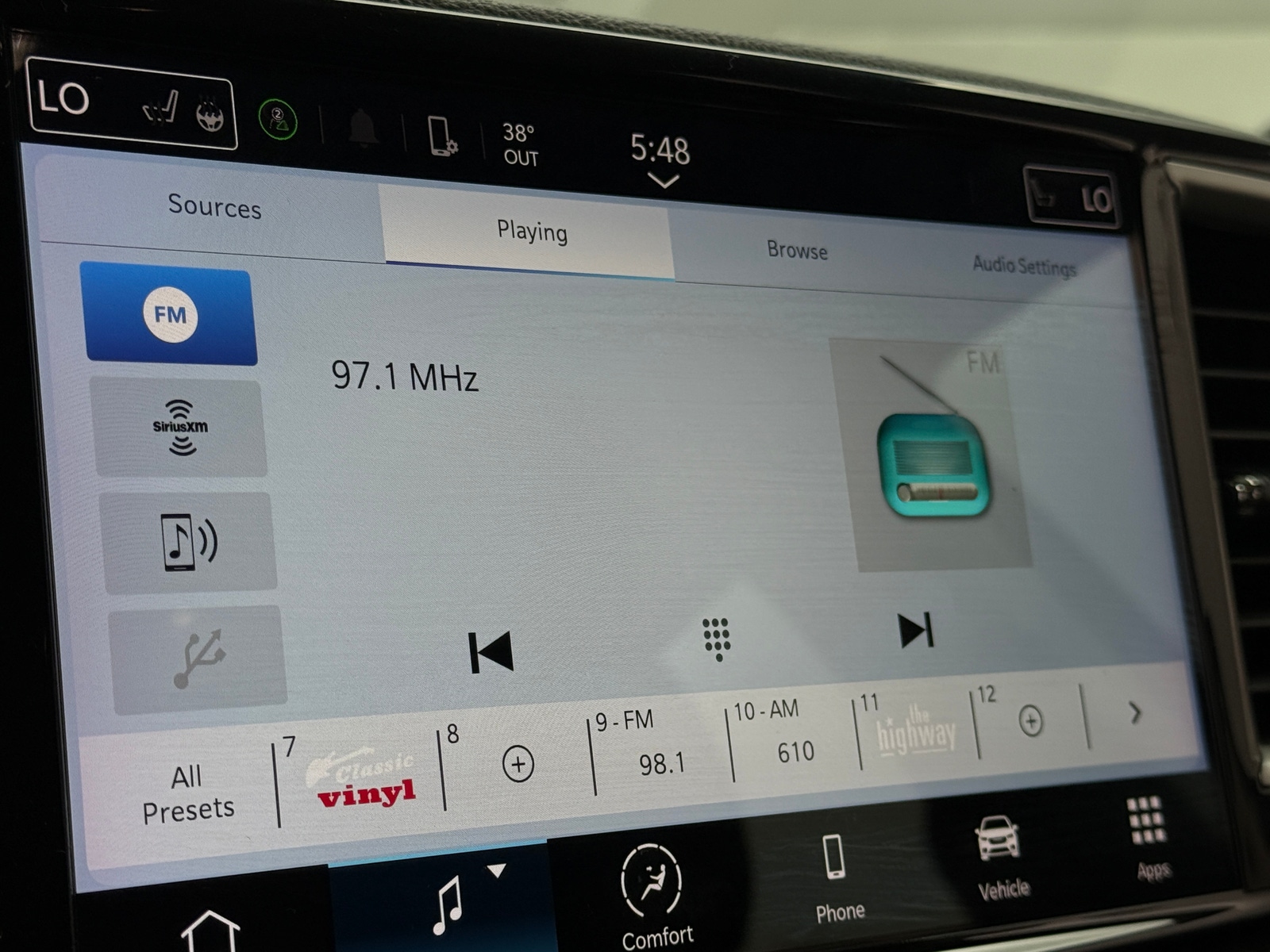 Thumbnail: 2023 Chrysler Pacifica - 3