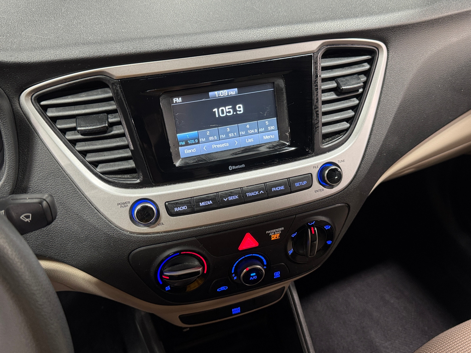 Thumbnail: 2021 Hyundai Accent - 4