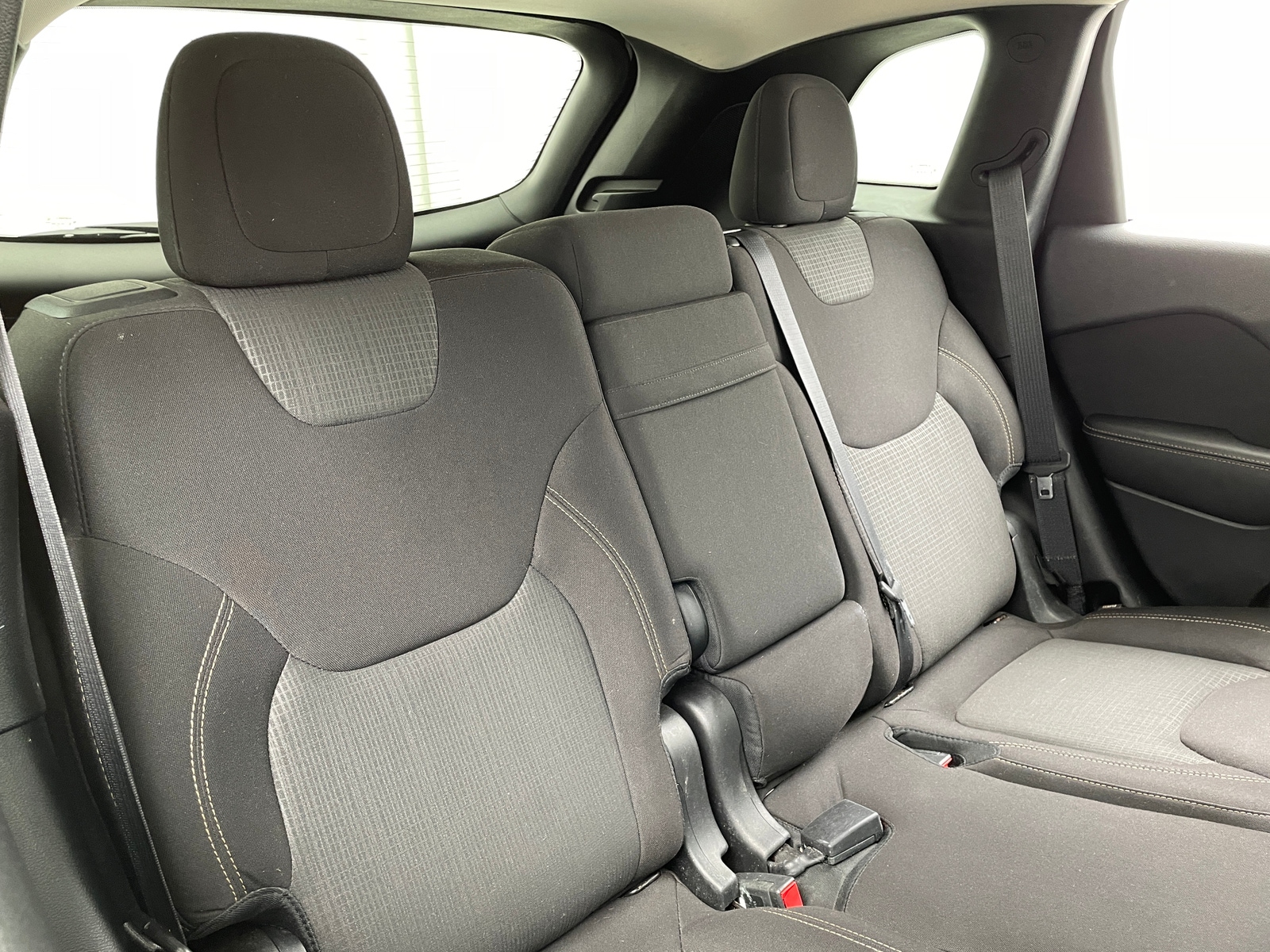 Thumbnail: 2017 Jeep Cherokee - 6