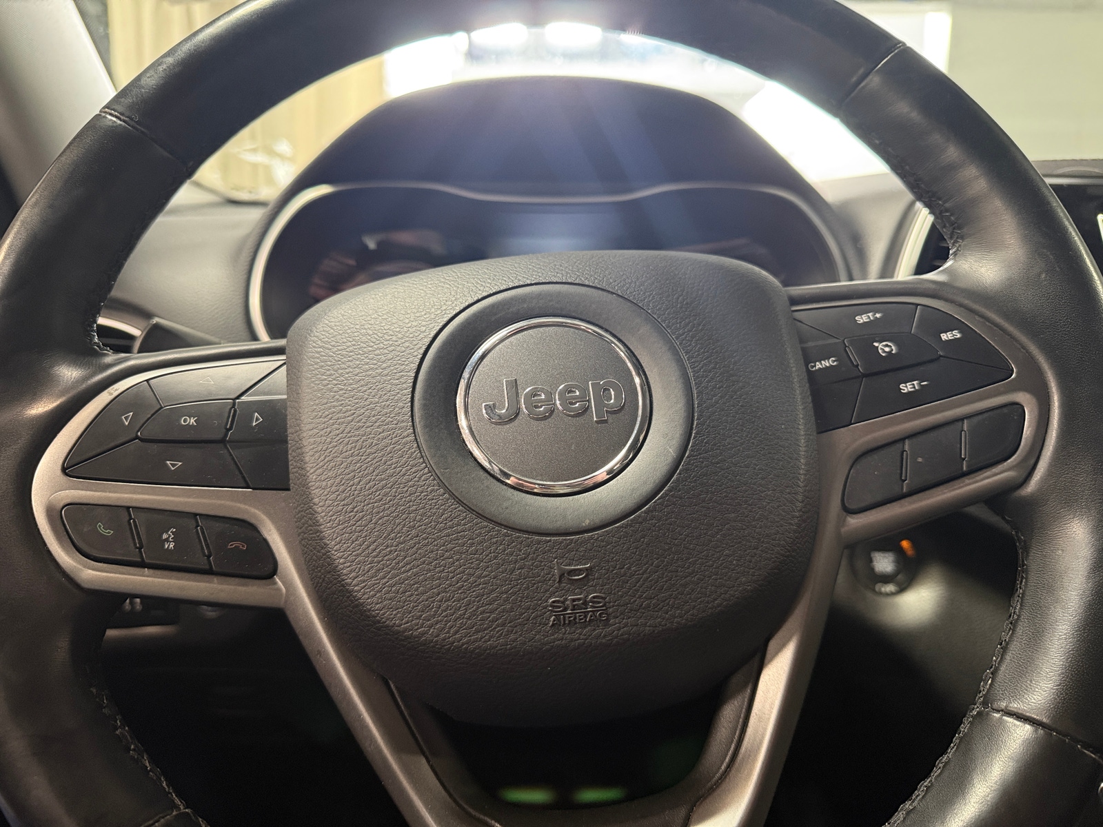 Thumbnail: 2019 Jeep Cherokee - 4