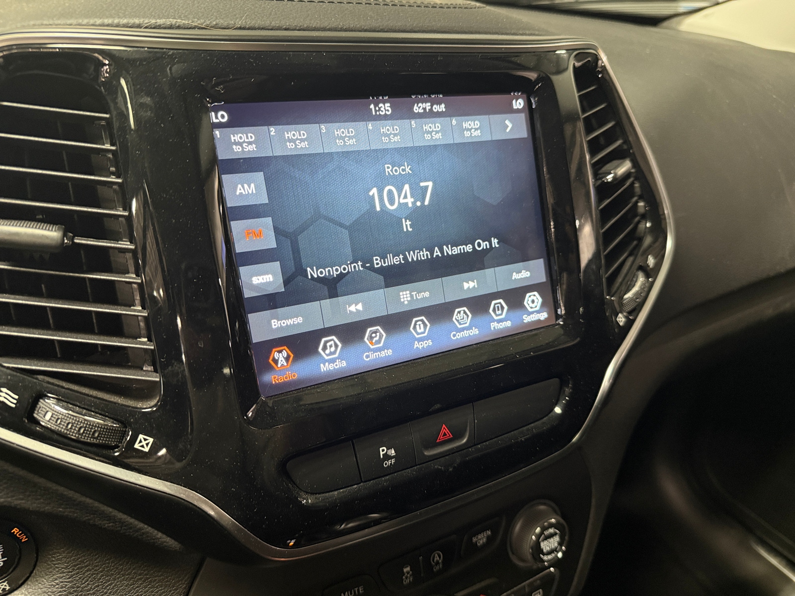 Thumbnail: 2019 Jeep Cherokee - 3