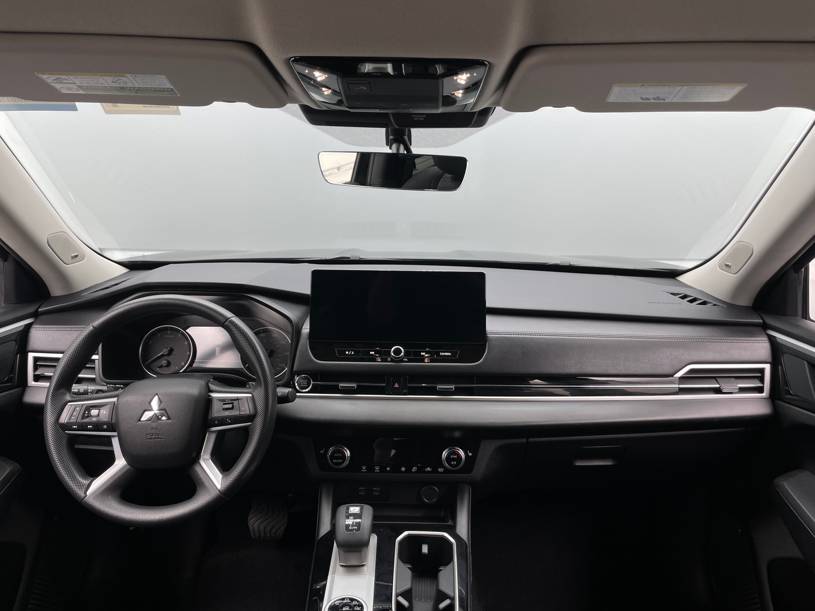 Thumbnail: 2025 Mitsubishi Outlander - 3