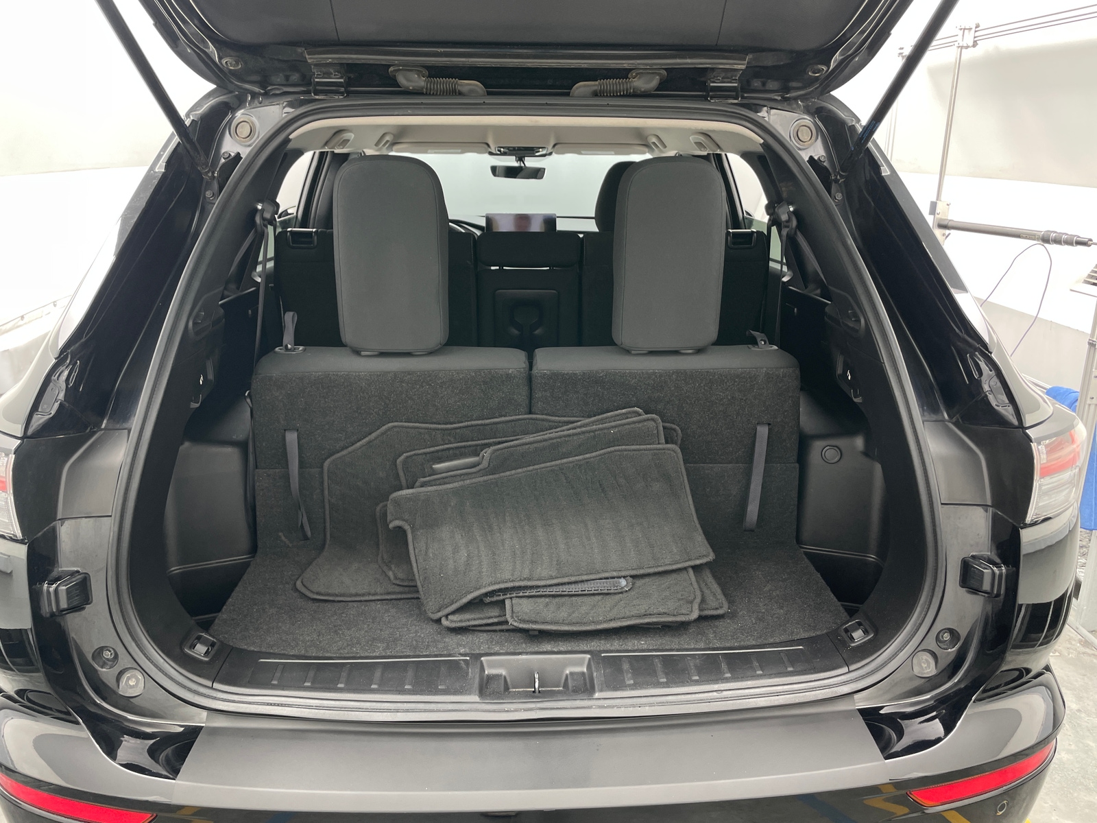 Thumbnail: 2025 Mitsubishi Outlander - 7