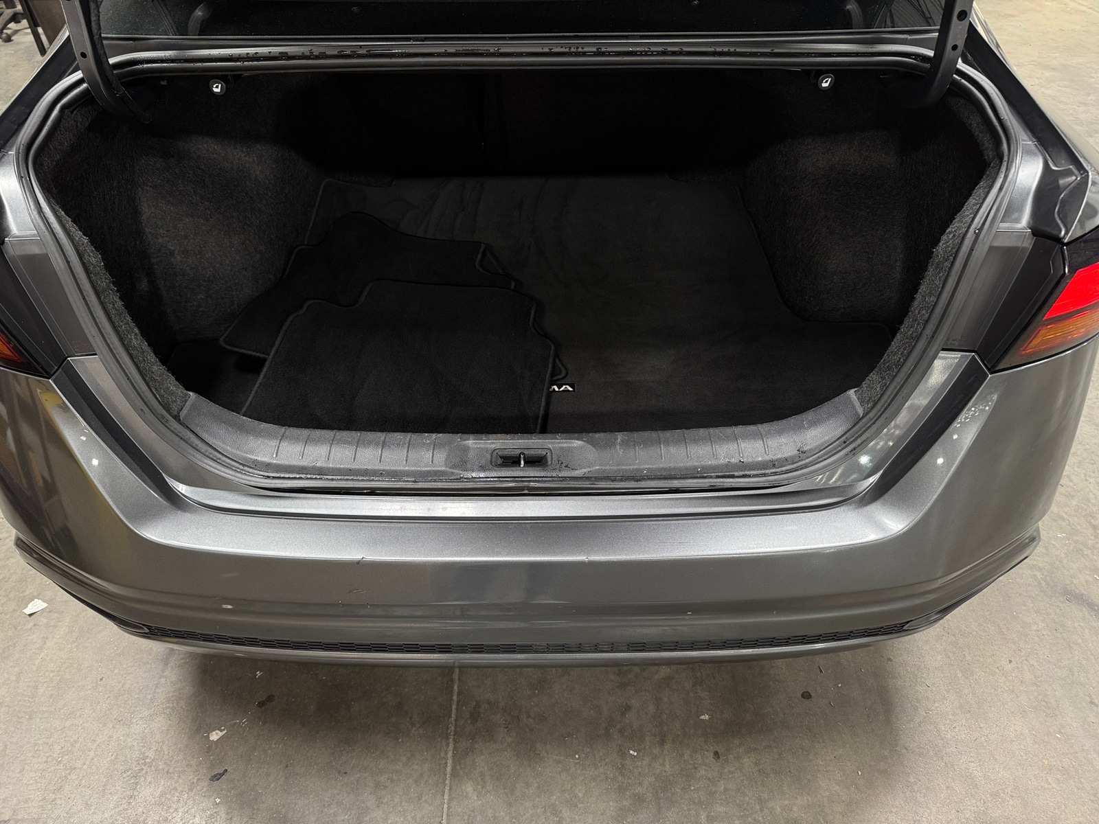 Thumbnail: 2019 Nissan Altima - 7