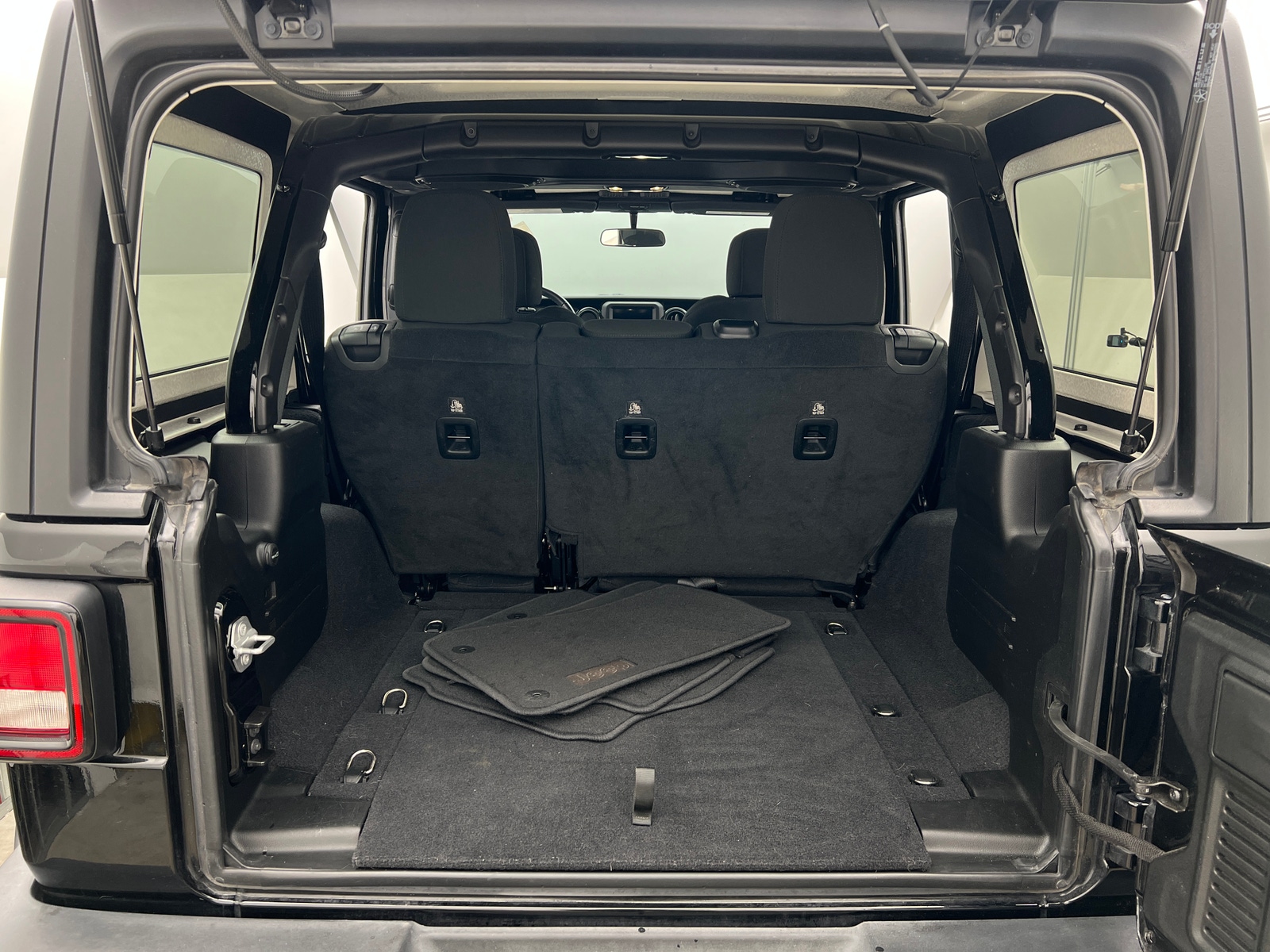 Thumbnail: 2020 Jeep Wrangler - 7