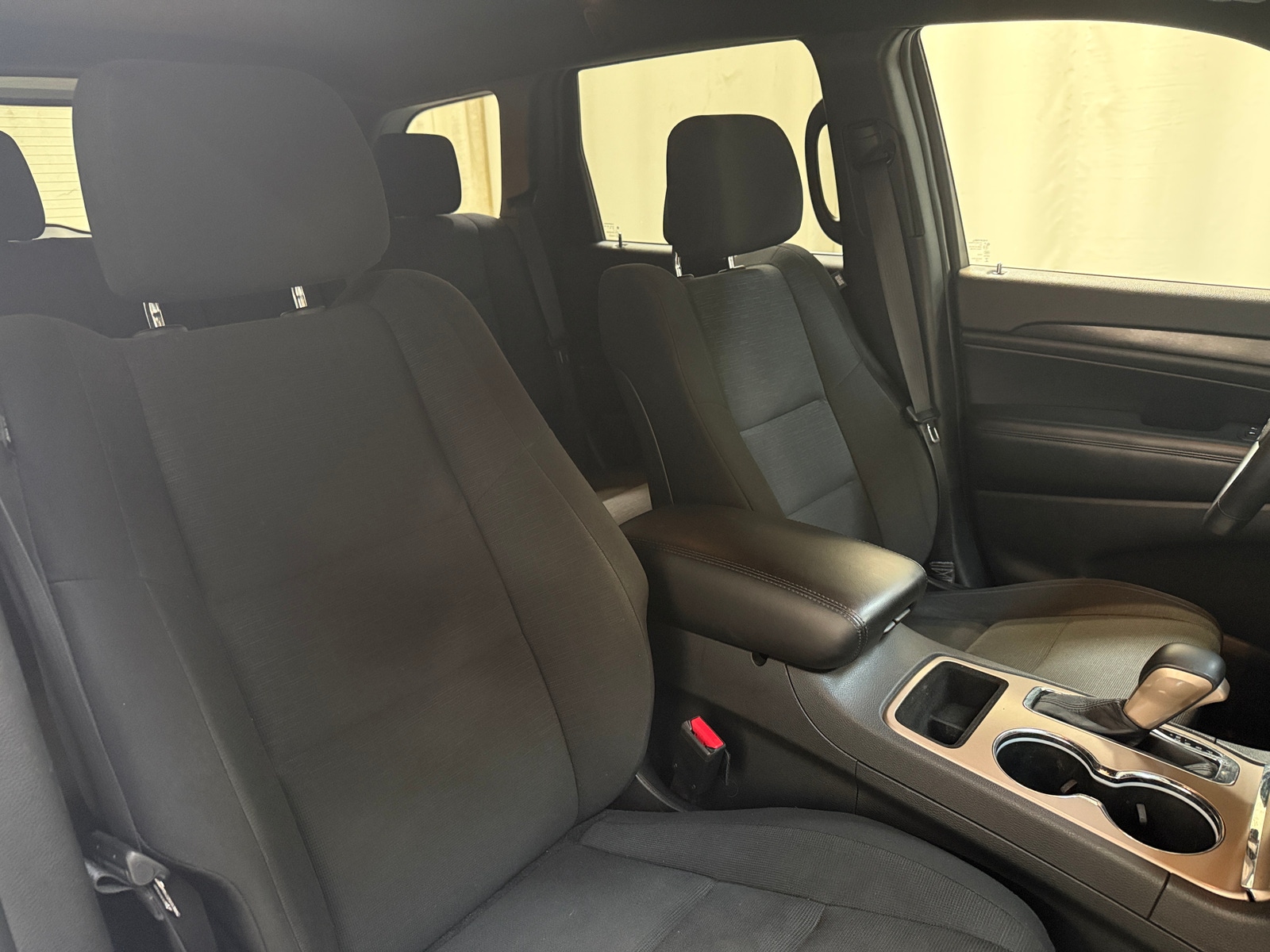 Thumbnail: 2017 Jeep Grand Cherokee - 2