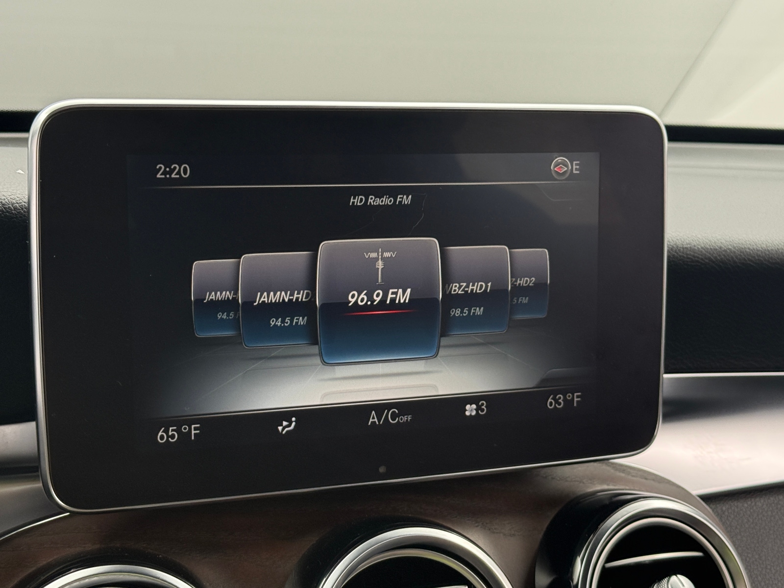 Thumbnail: 2019 Mercedes-Benz GLC - 3