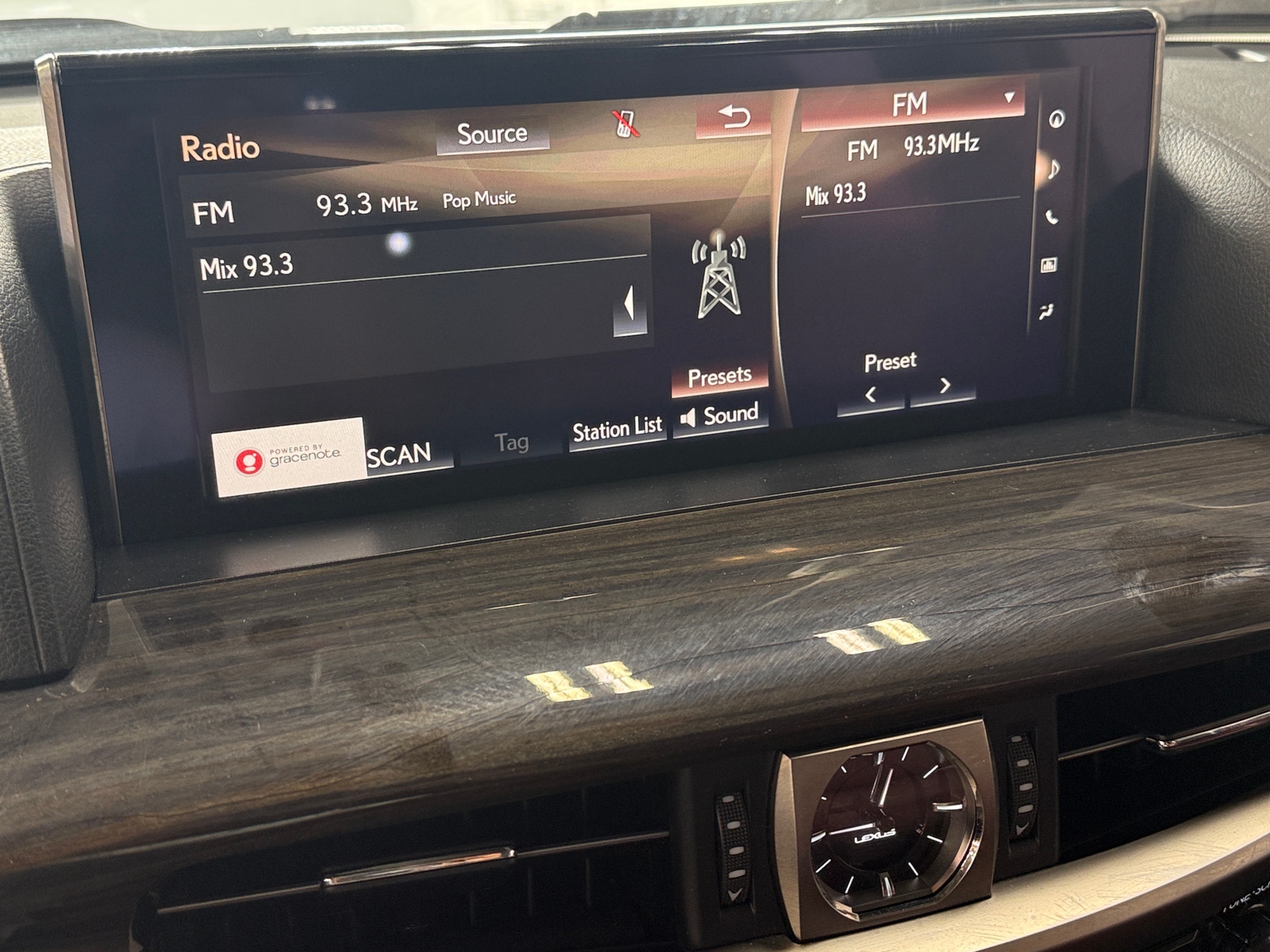 Thumbnail: 2019 Lexus LX - 3